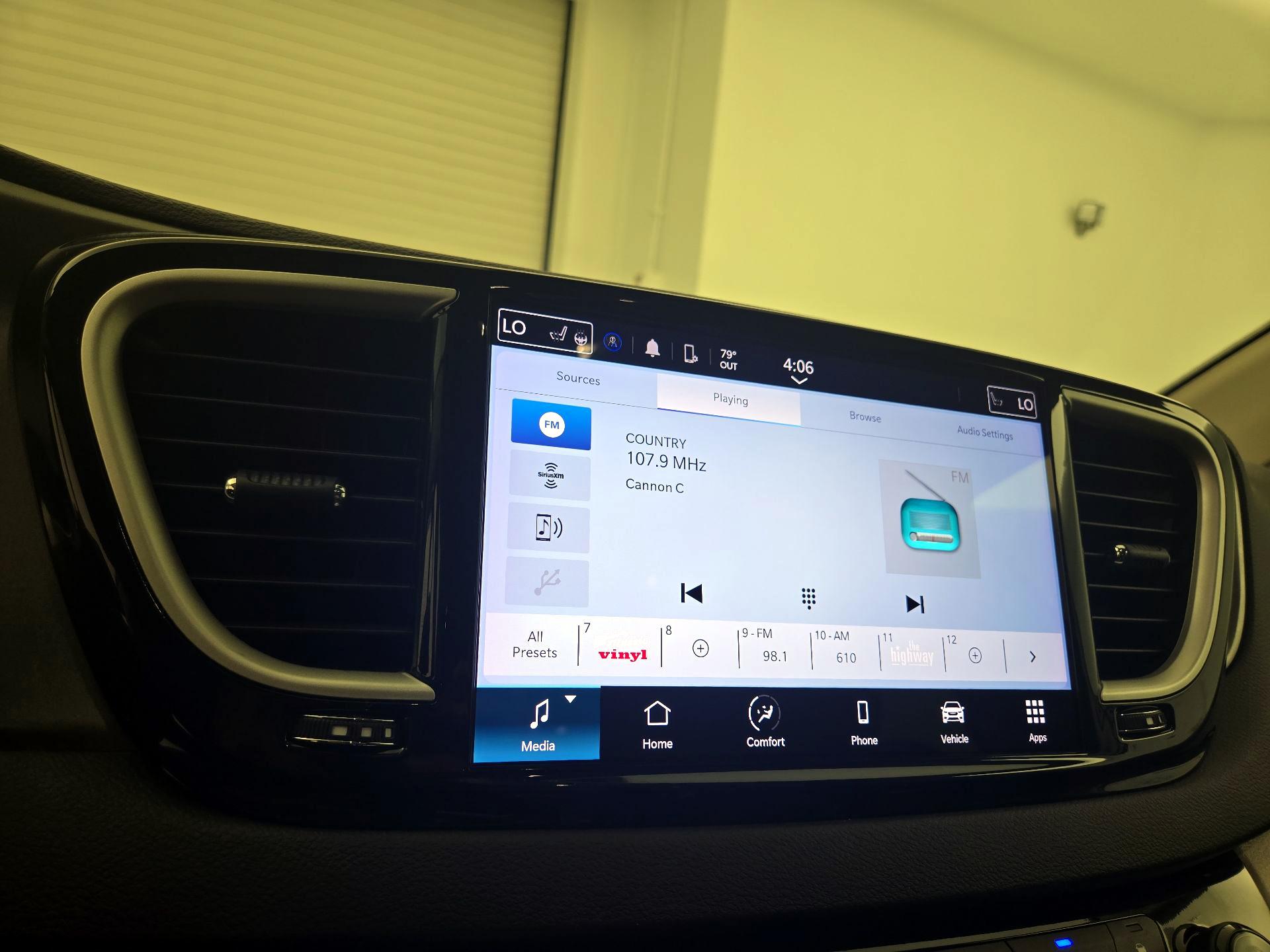 Thumbnail: 2024 Chrysler Pacifica - 15