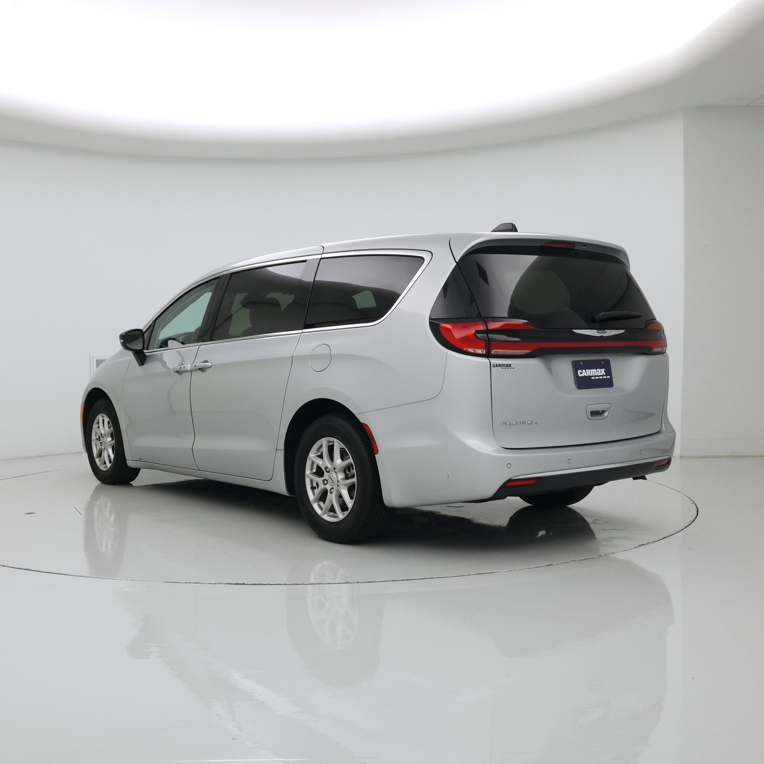 Thumbnail: 2024 Chrysler Pacifica - 2