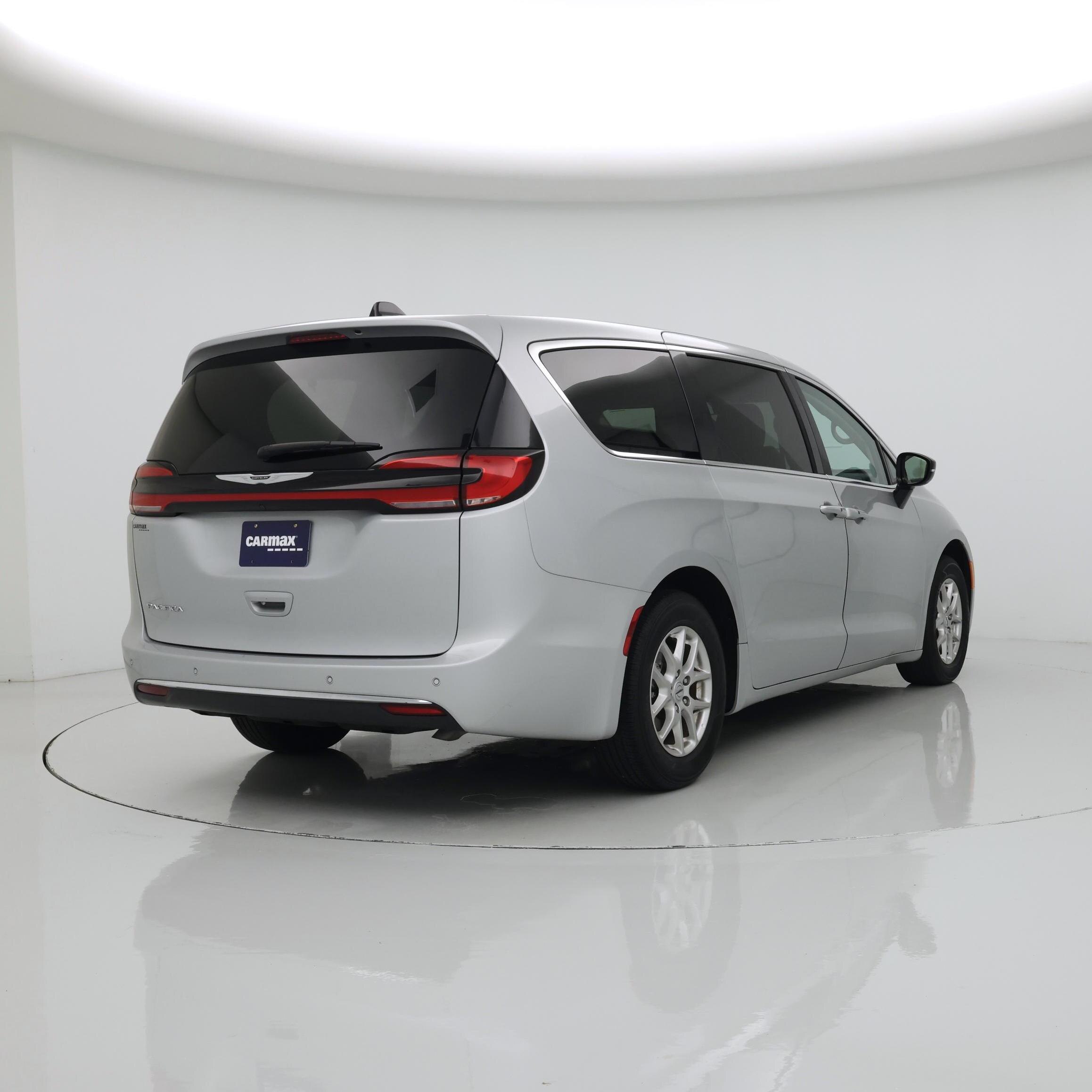 Thumbnail: 2024 Chrysler Pacifica - 8