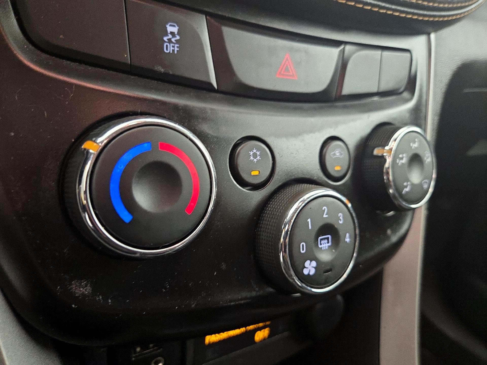 Thumbnail: 2021 Chevrolet Trax - 16