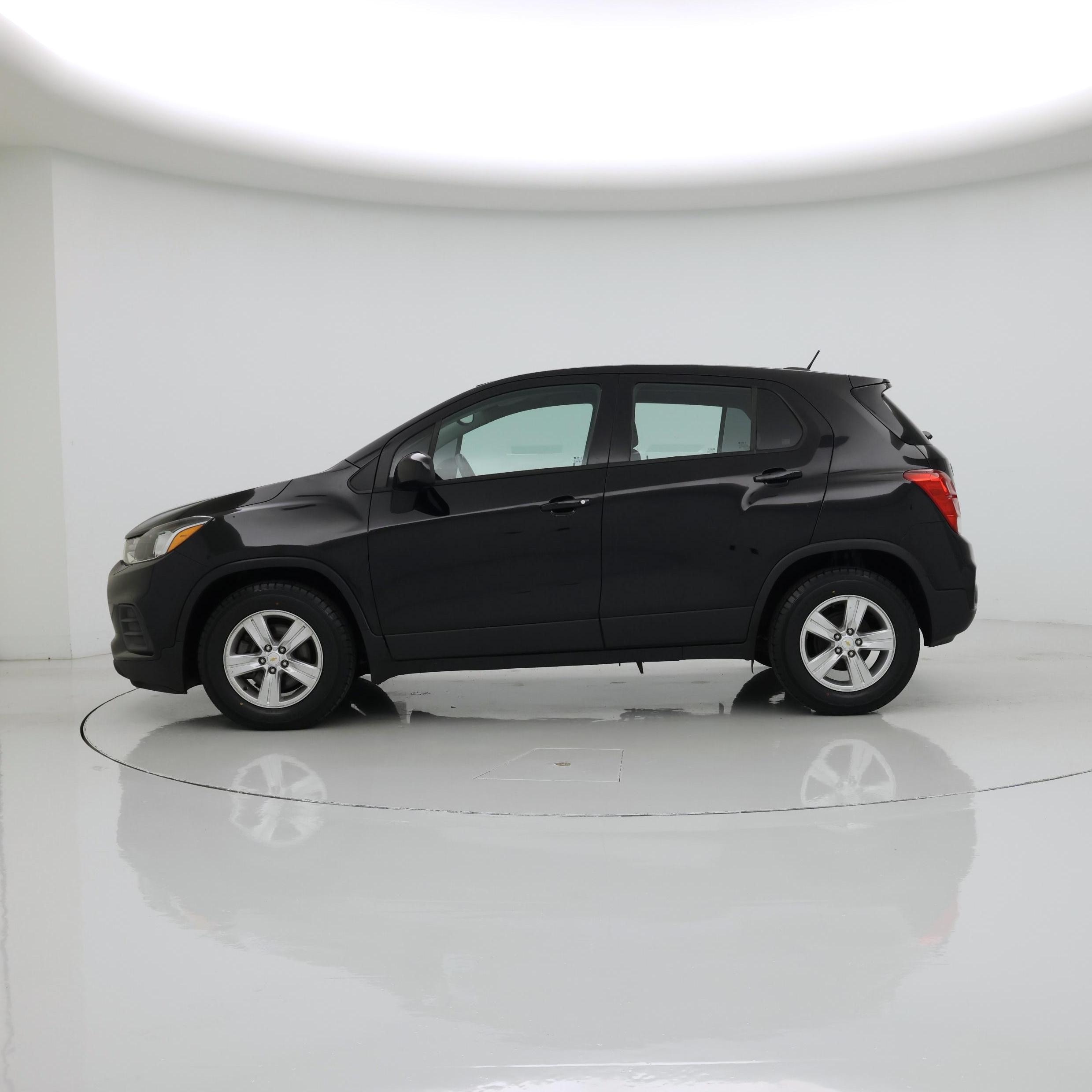 Thumbnail: 2021 Chevrolet Trax - 3