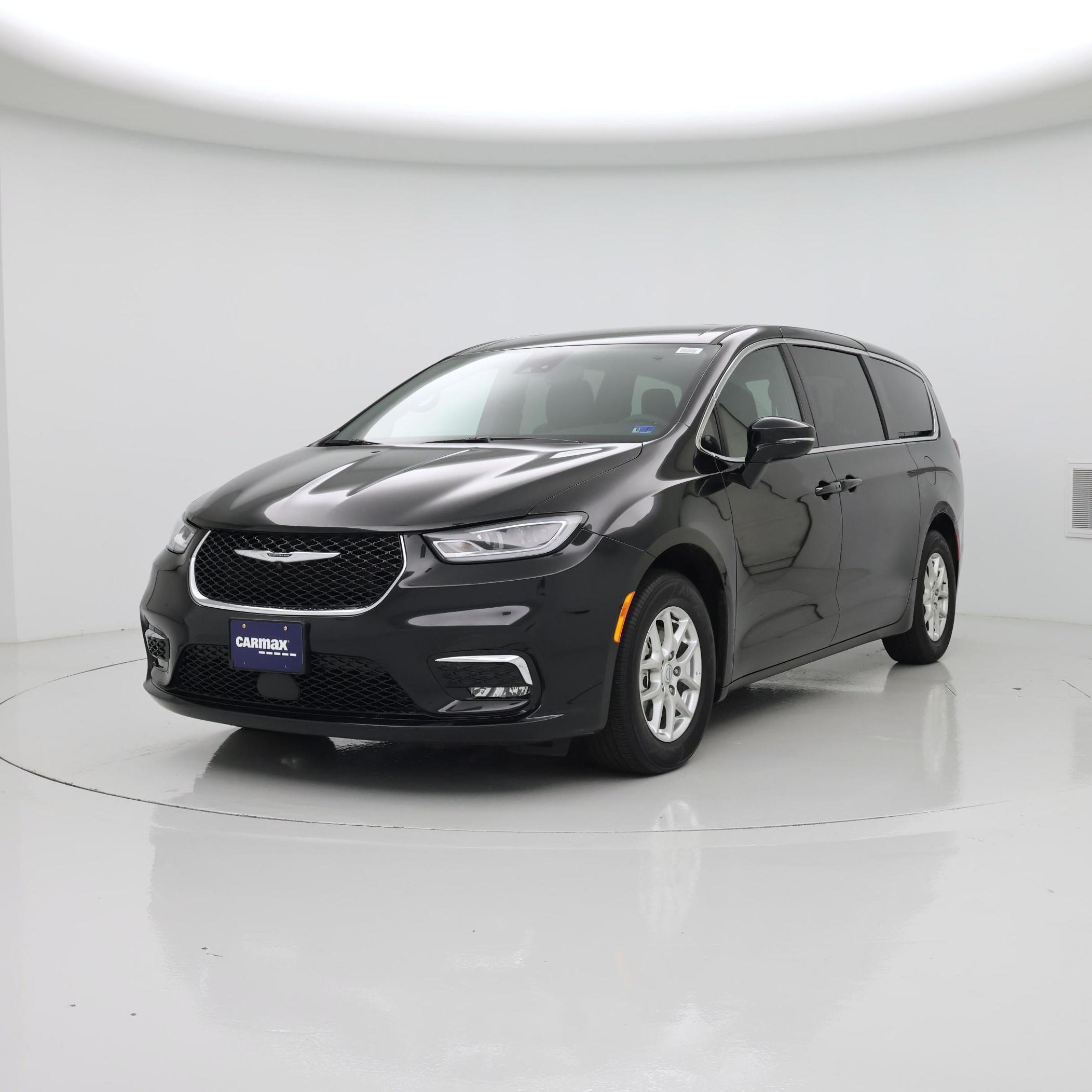 Thumbnail: 2025 Chrysler Pacifica - 4