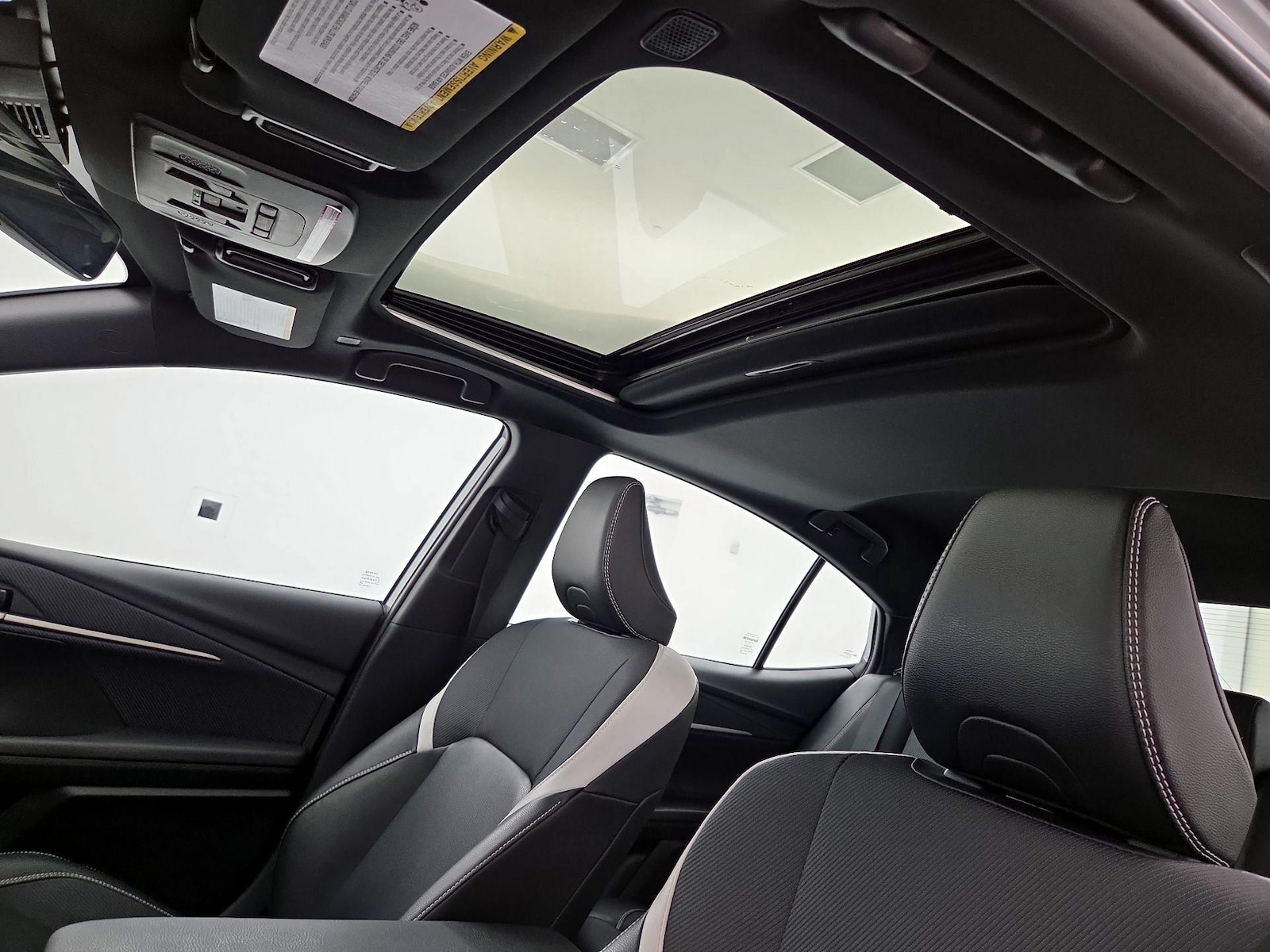 Sunroof(s) & Overhead Airbags