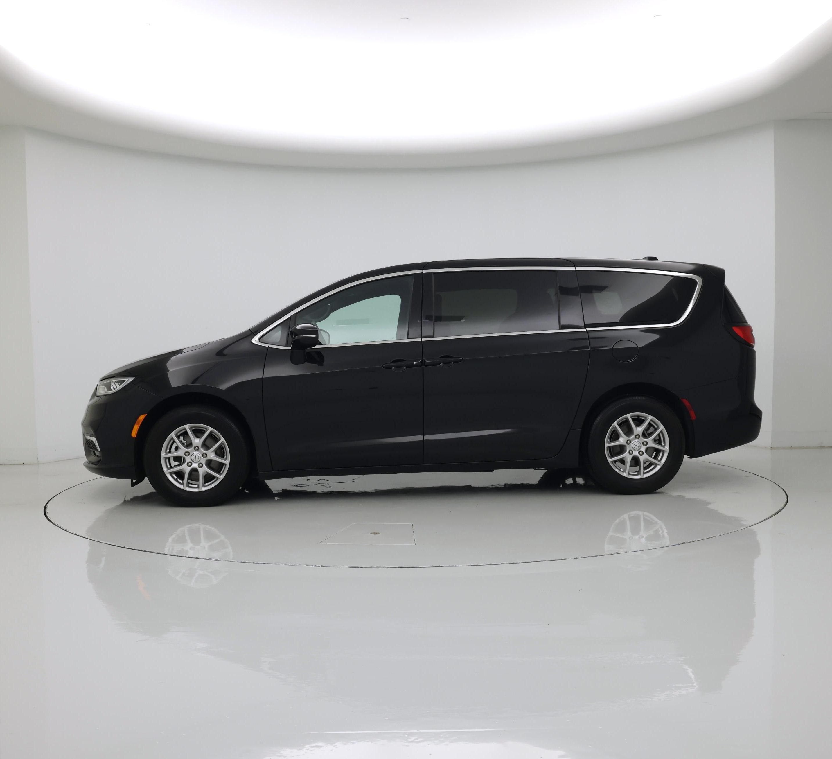 Thumbnail: 2025 Chrysler Pacifica - 3