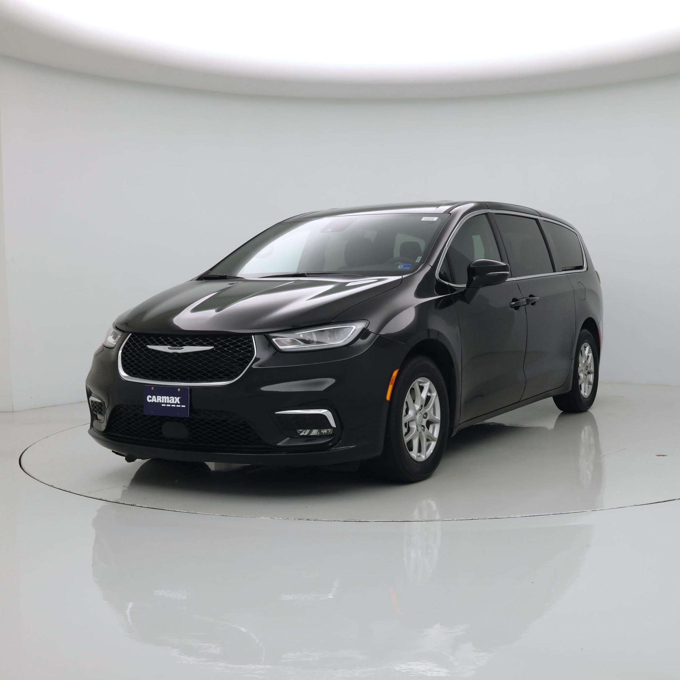Thumbnail: 2025 Chrysler Pacifica - 4