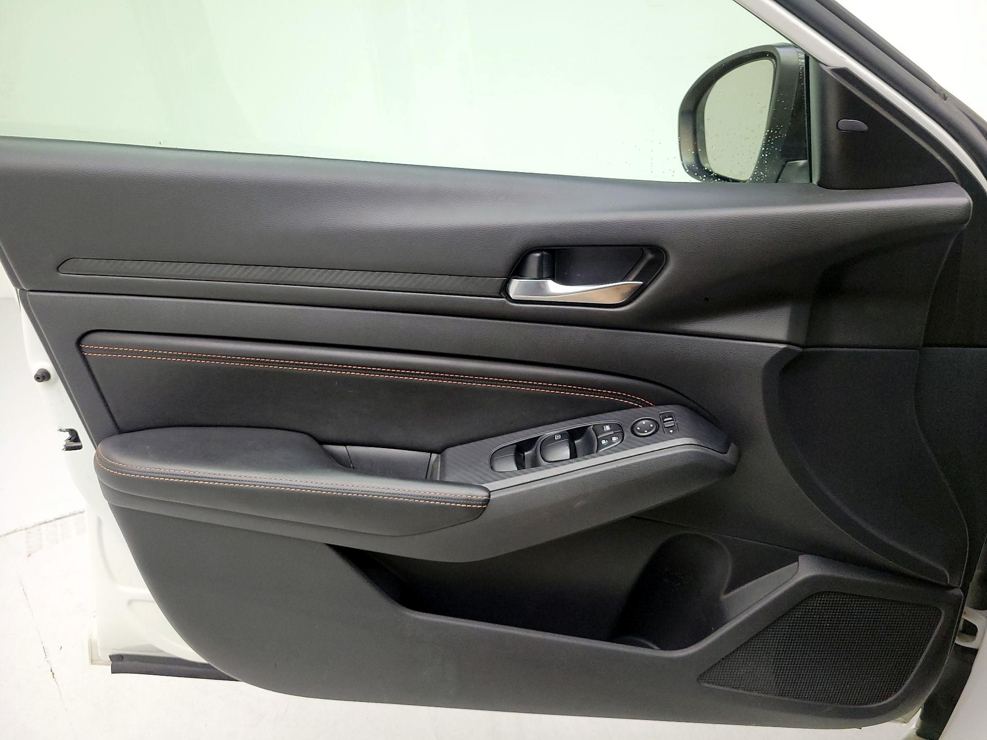 Thumbnail: 2019 Nissan Altima - 12