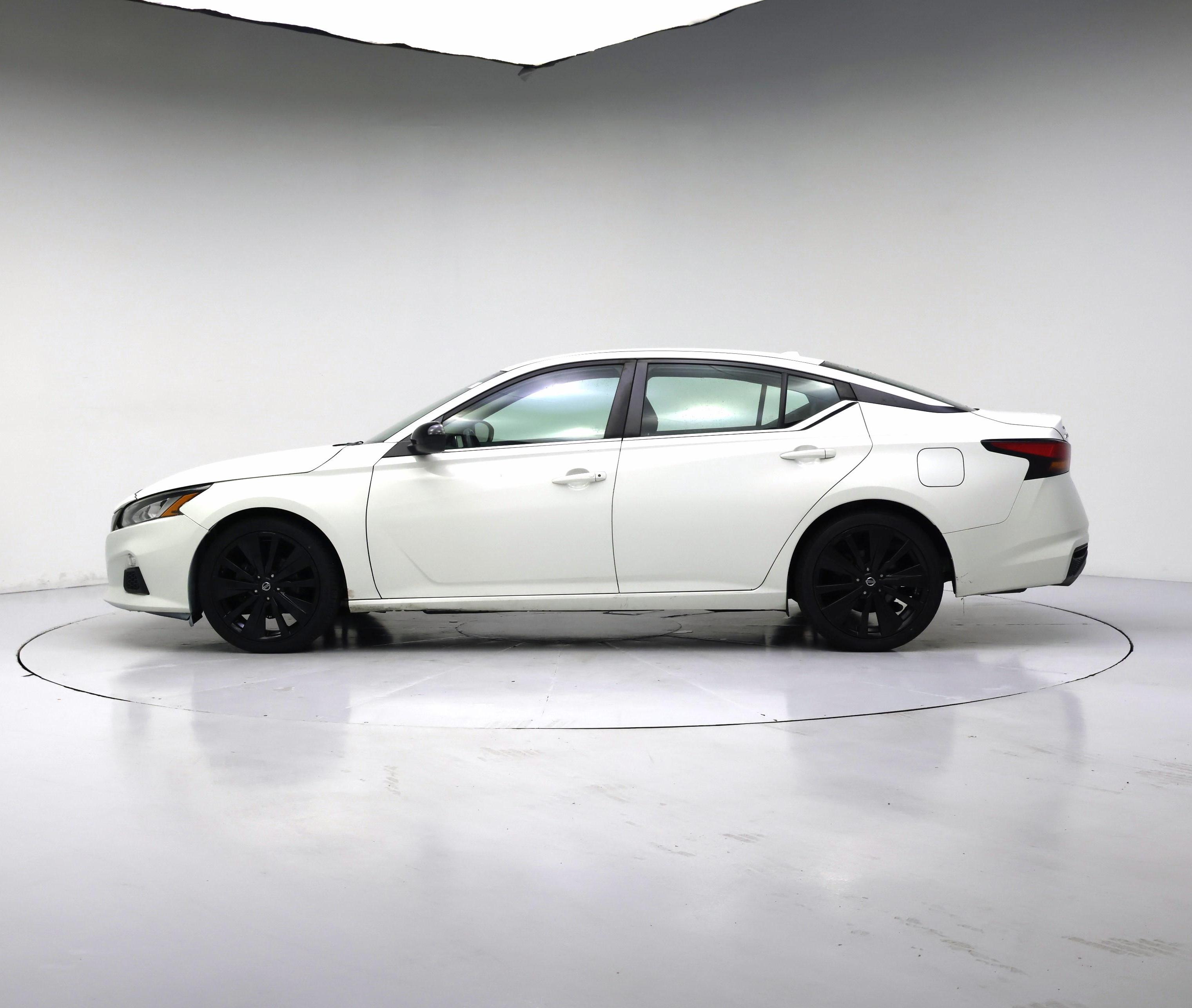 Thumbnail: 2019 Nissan Altima - 3