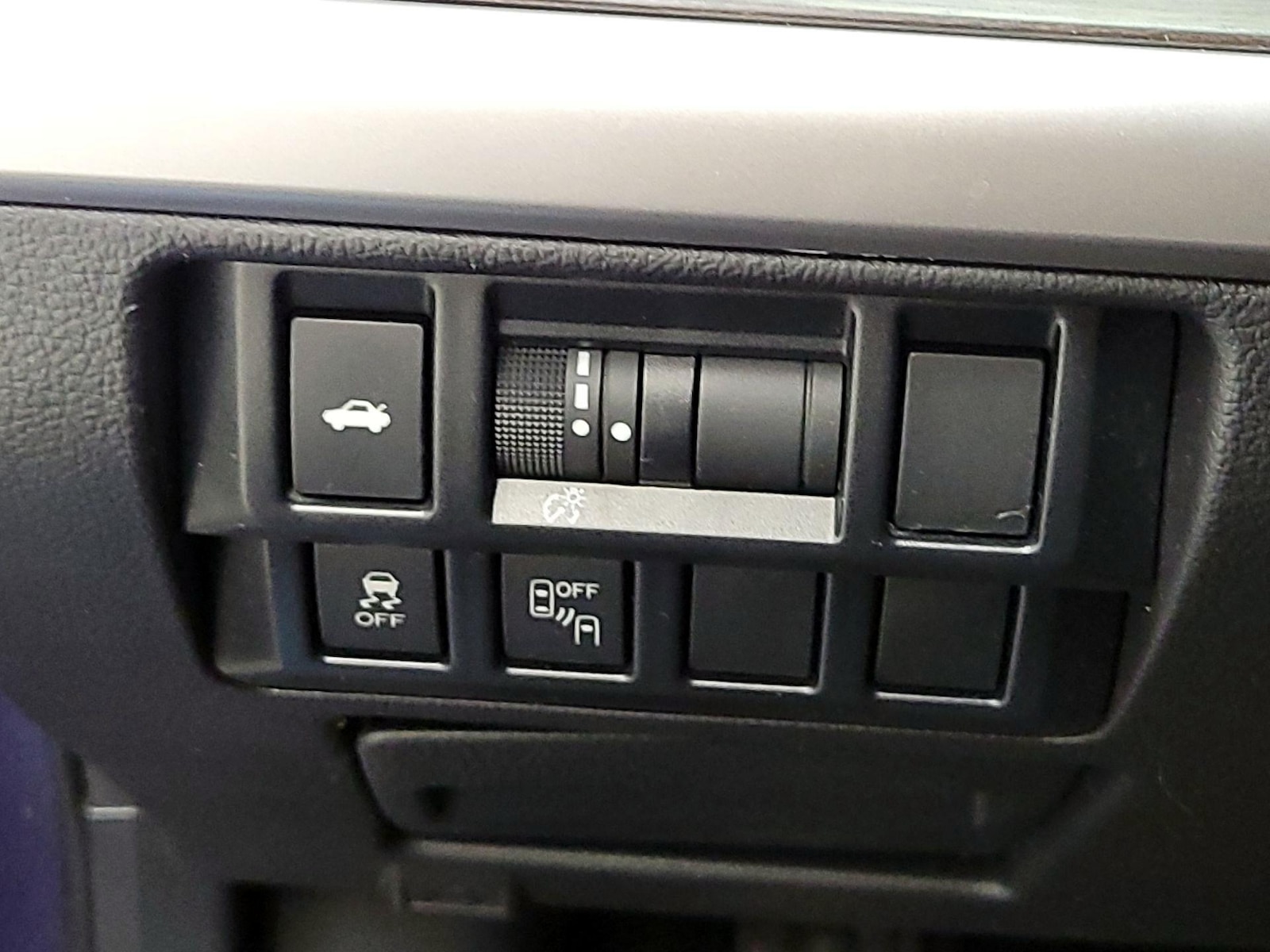2015 Subaru Legacy 2.5i Limited - Photo 14