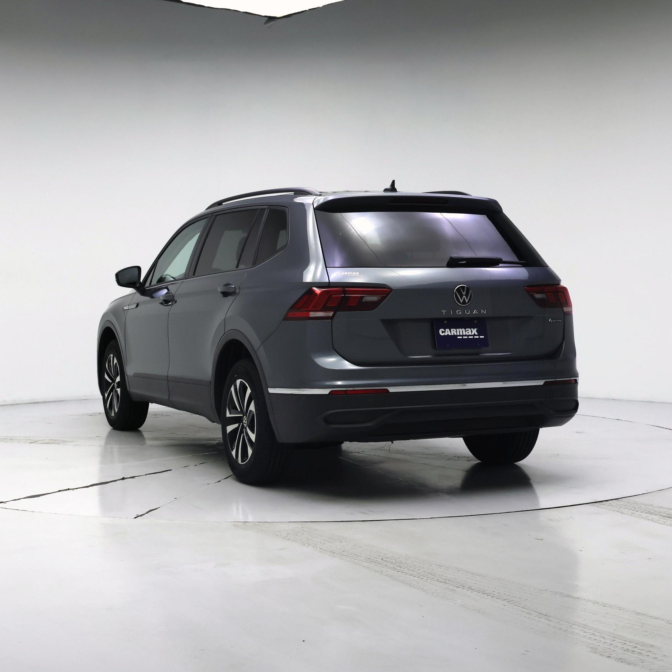 Thumbnail: 2022 Volkswagen Tiguan - 2