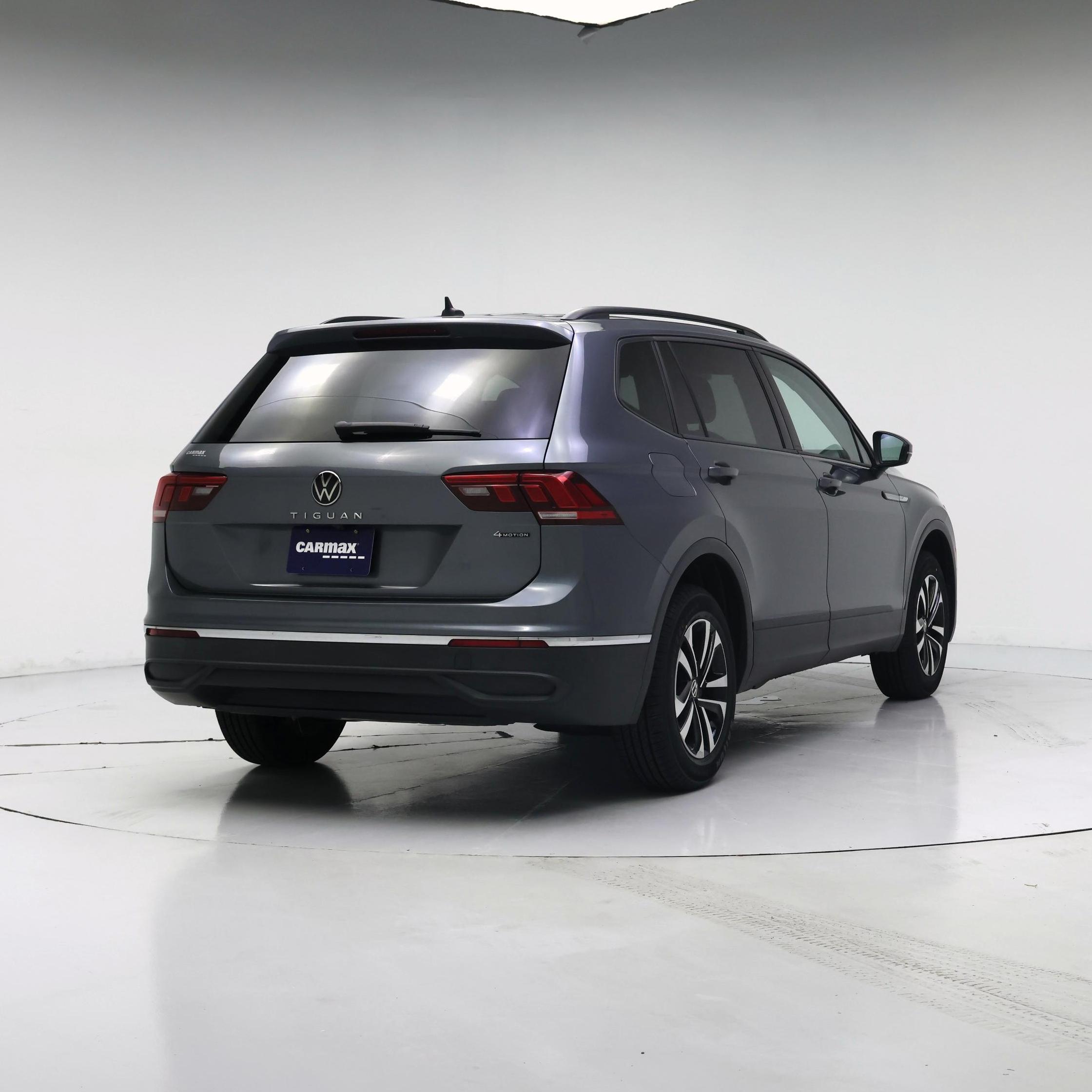 Thumbnail: 2022 Volkswagen Tiguan - 8