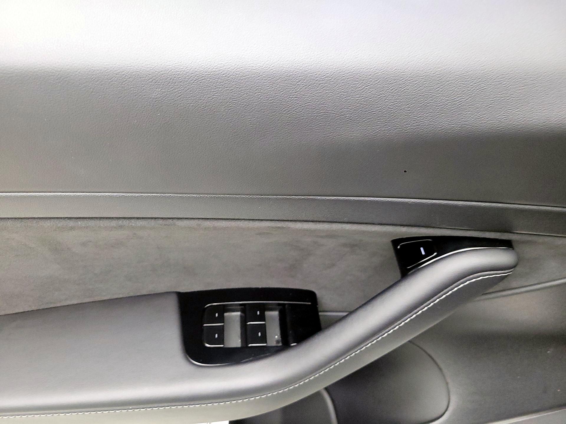 Thumbnail: 2020 Tesla Model 3 - 12