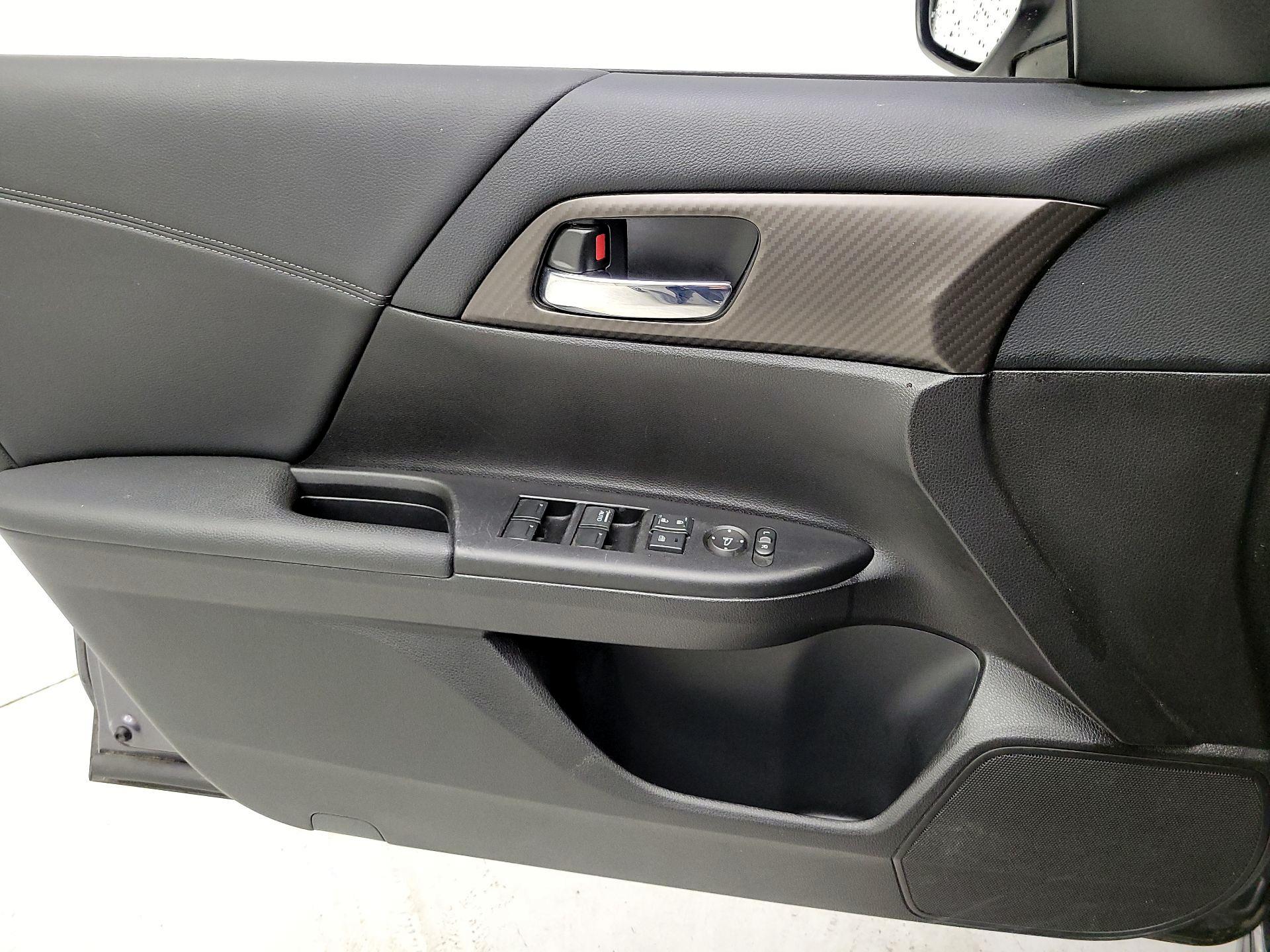 Thumbnail: 2016 Honda Accord - 12
