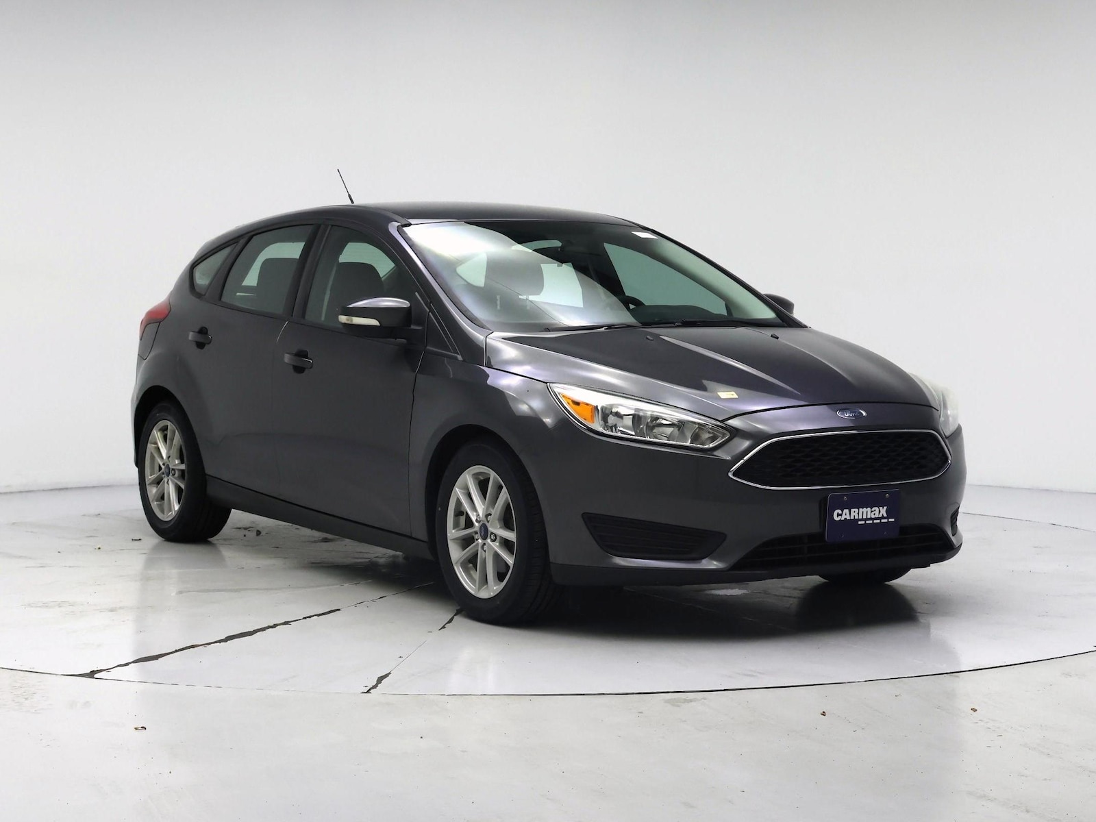 2017 Ford Focus SE - Photo 2