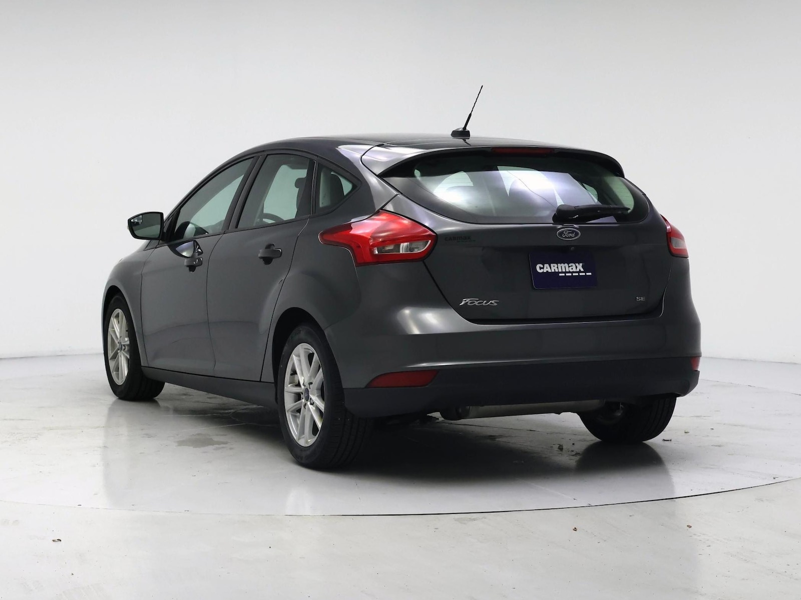 2017 Ford Focus SE - Photo 3