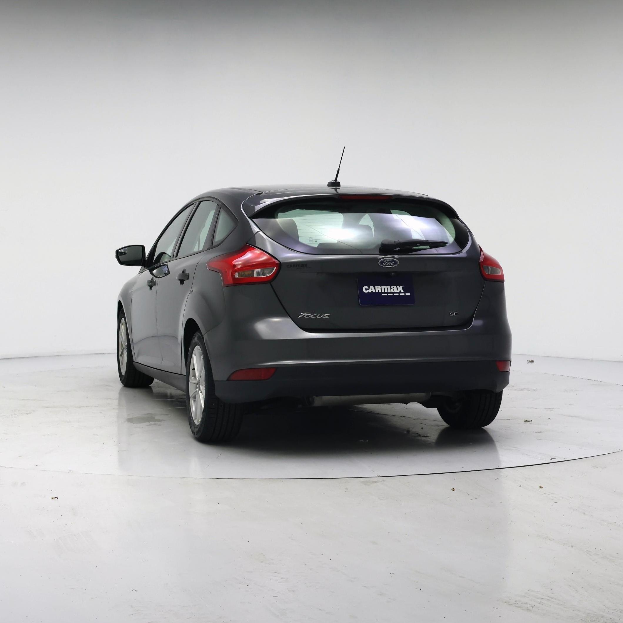 Thumbnail: 2017 Ford Focus - 6
