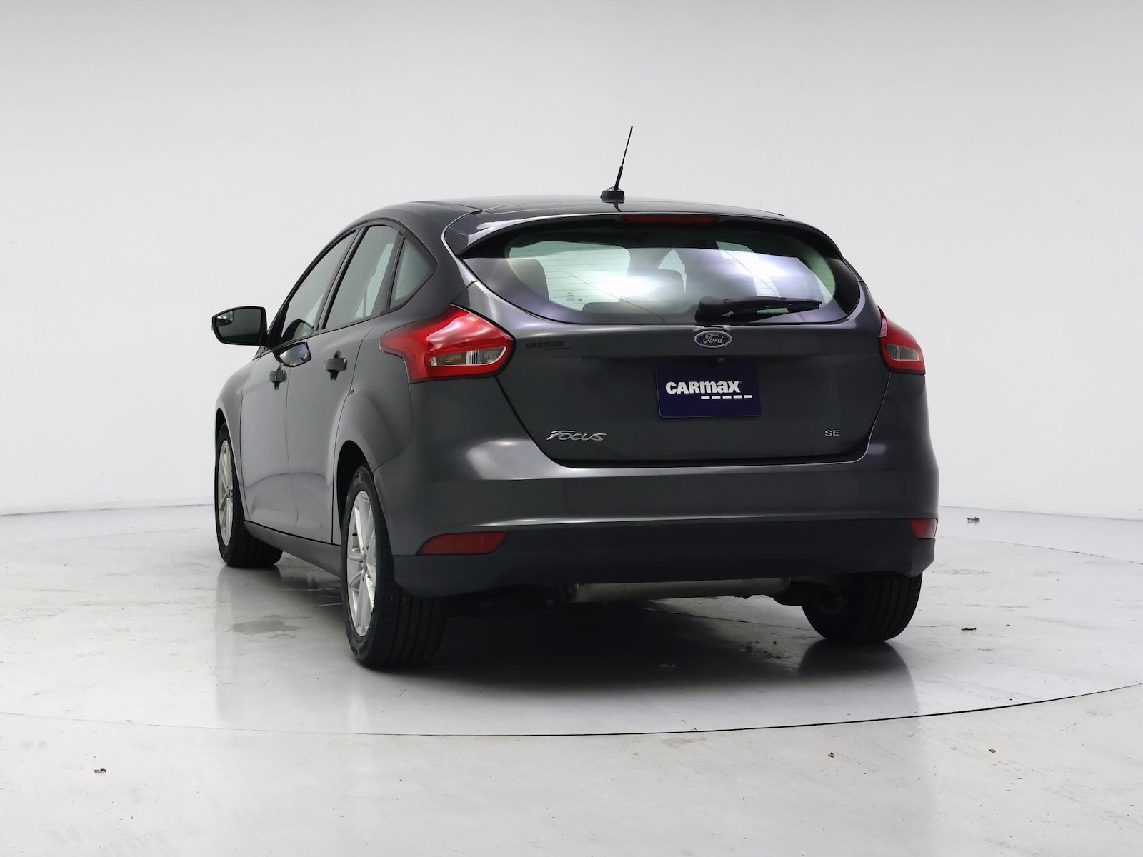 2017 Ford Focus SE - Photo 7