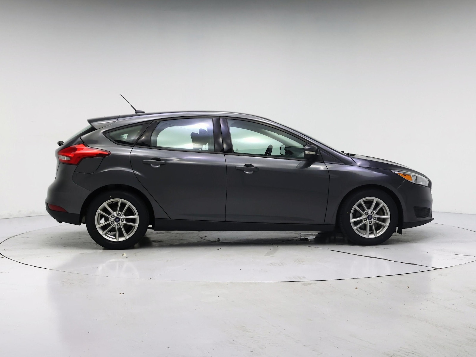 2017 Ford Focus SE - Photo 8