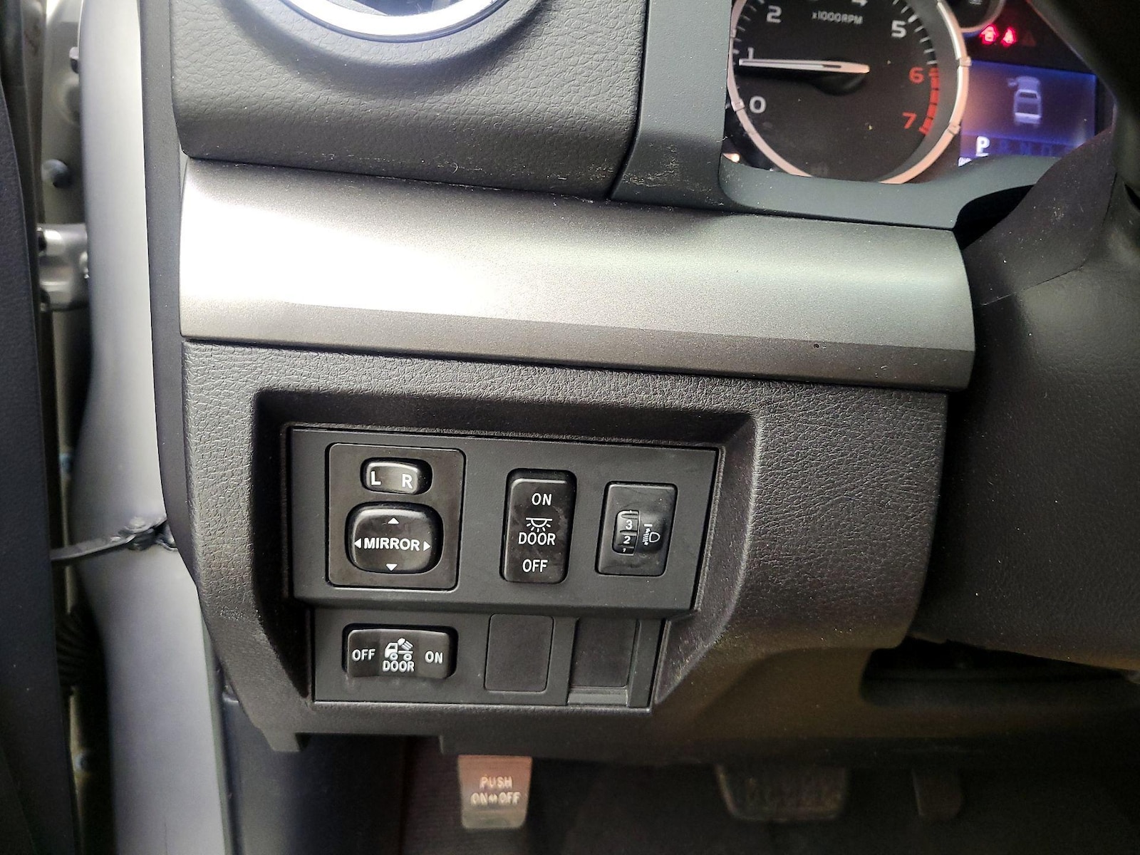 2015 Toyota Tundra SR5 - Photo 14