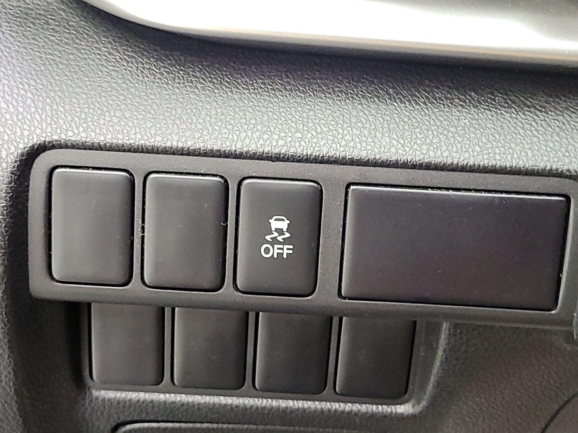 Thumbnail: 2019 Mitsubishi Eclipse Cross - 13