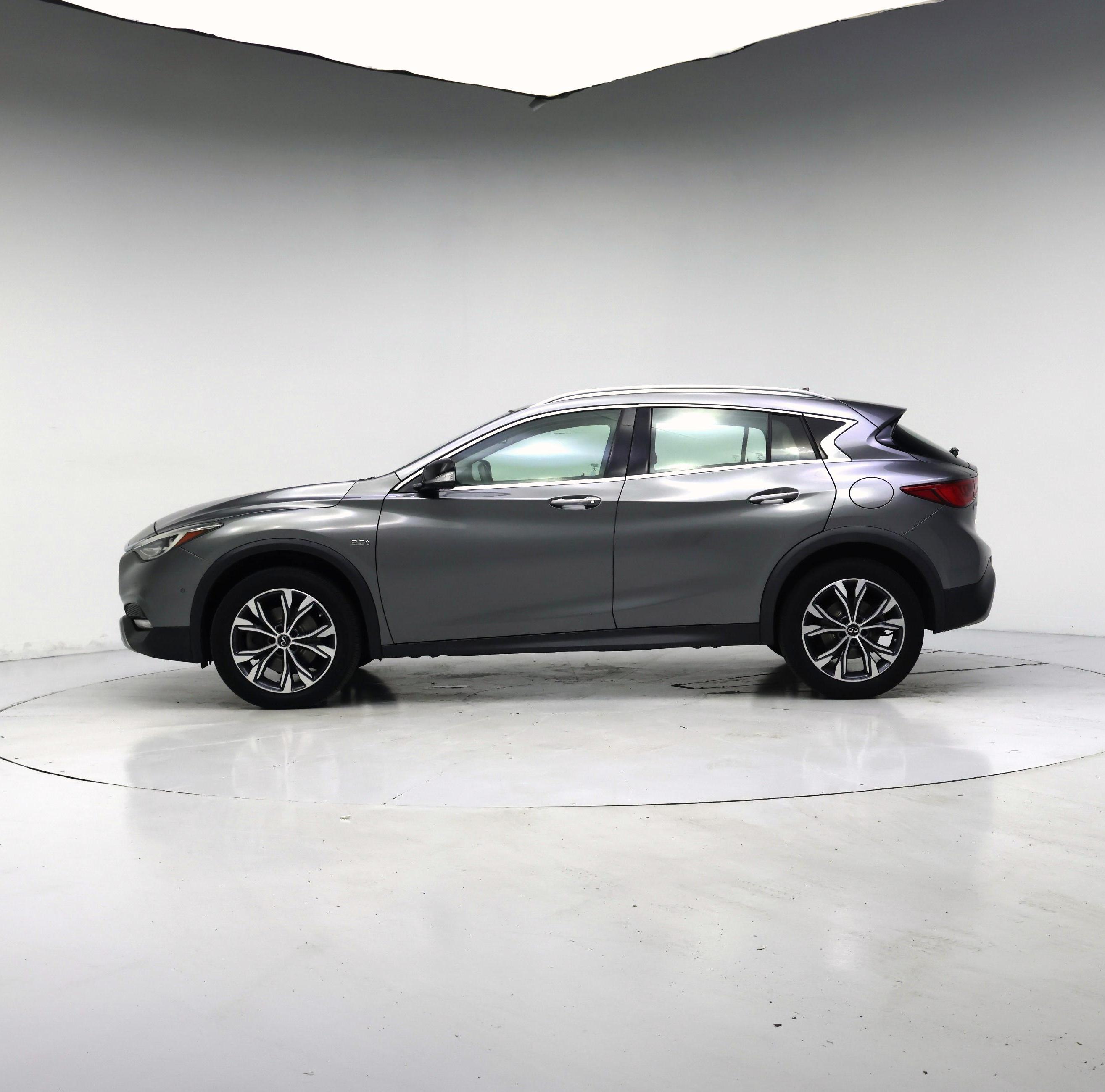 Thumbnail: 2018 INFINITI QX30 - 3