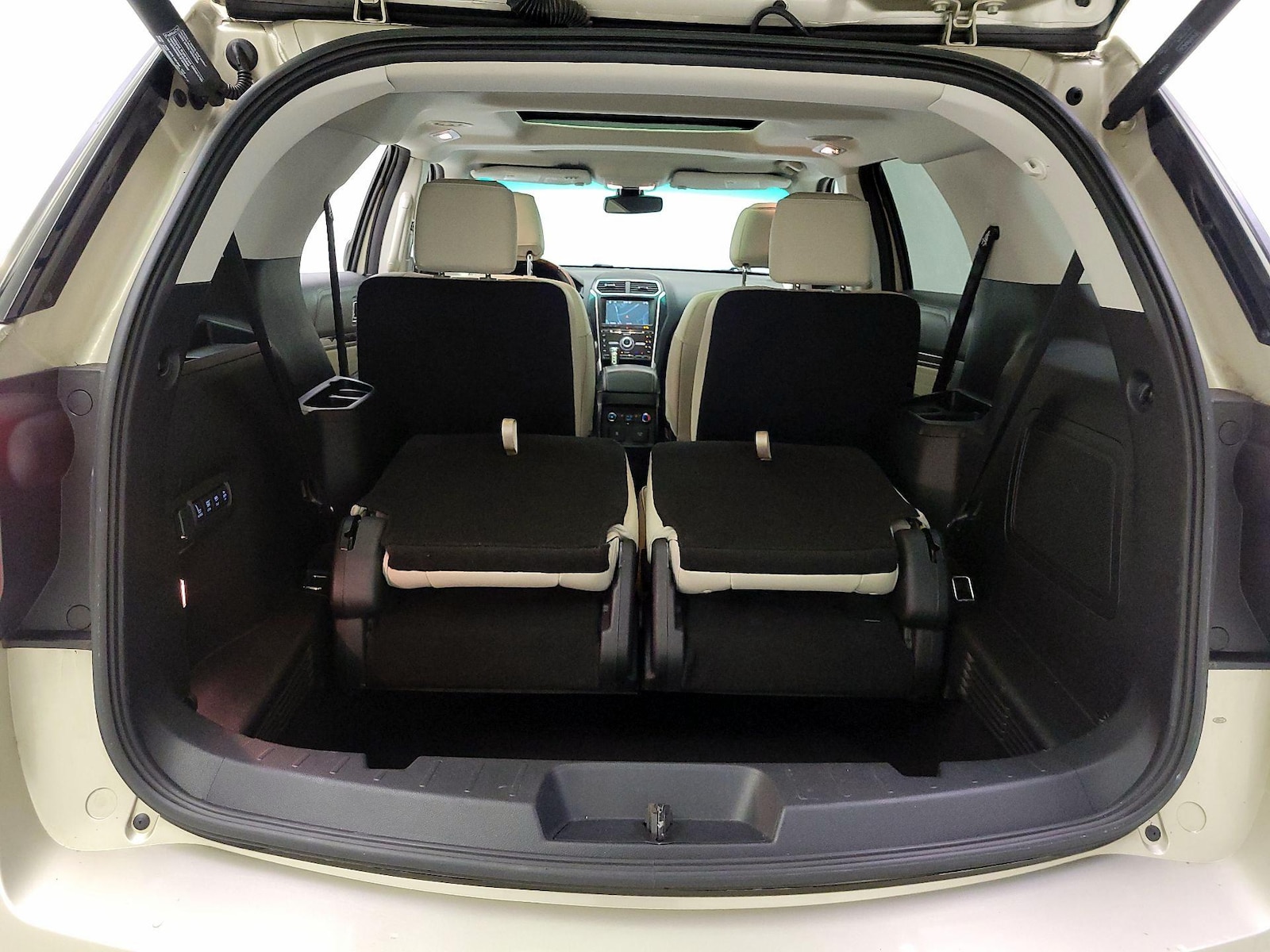 2017 Ford Explorer Platinum - Photo 25