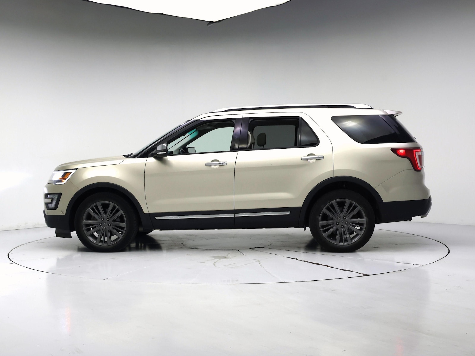 2017 Ford Explorer Platinum - Photo 4