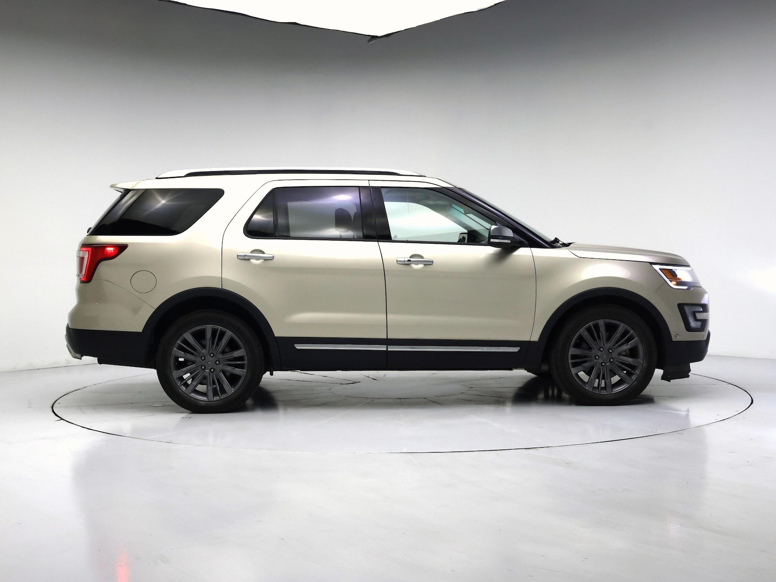 2017 Ford Explorer Platinum - Photo 8