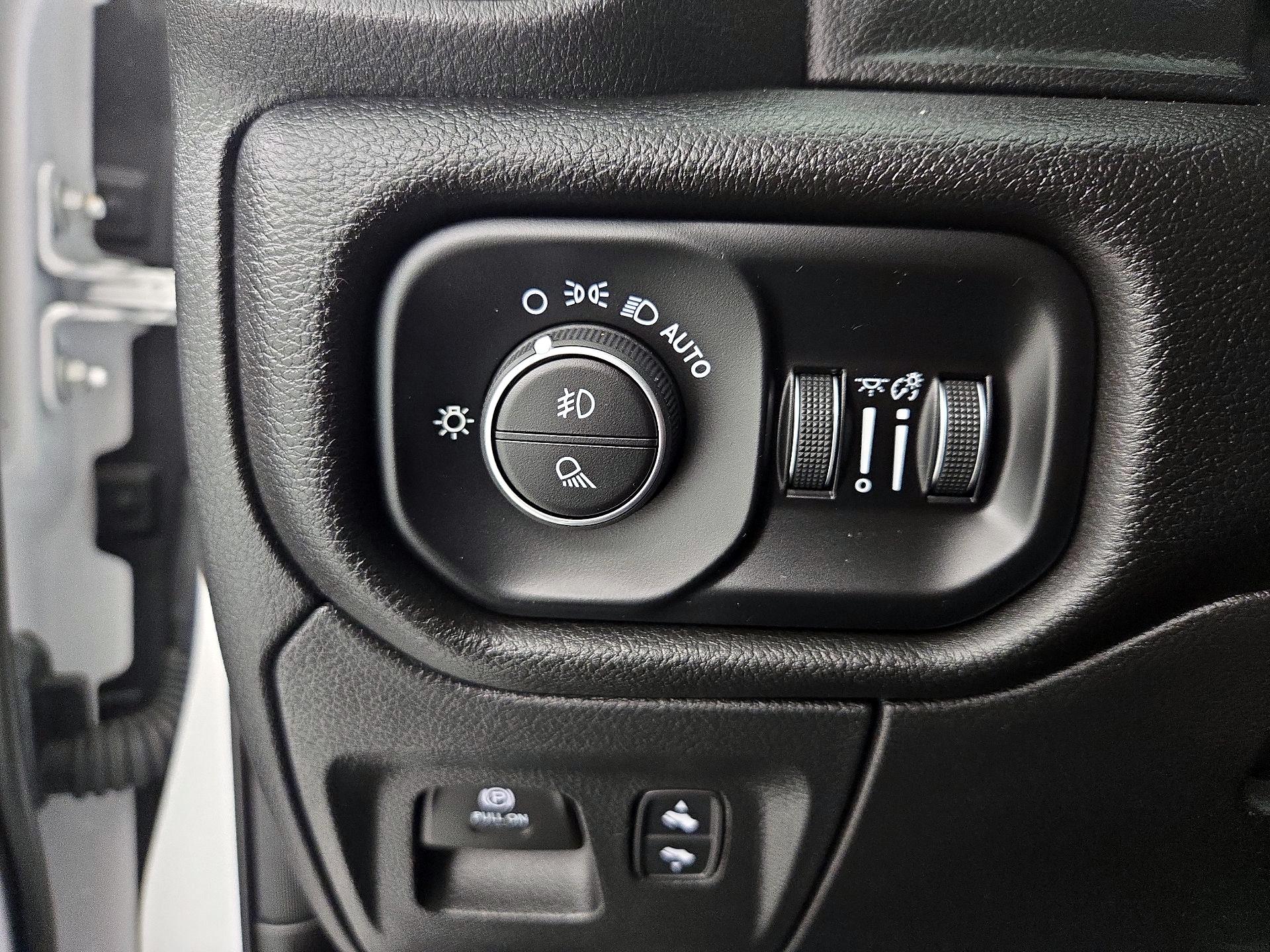 Thumbnail: 2025 RAM 1500 - 13