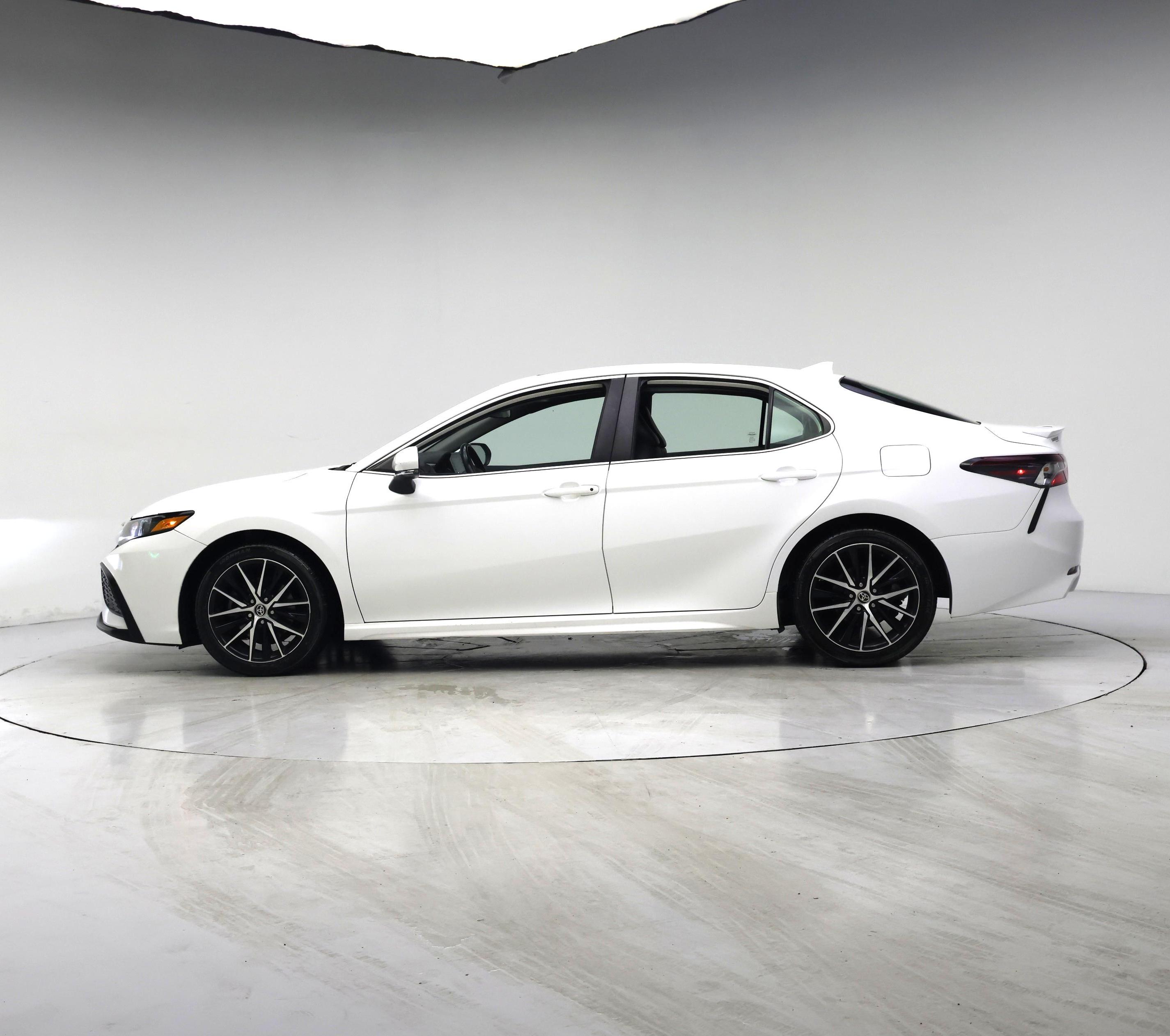 Thumbnail: 2021 Toyota Camry - 3
