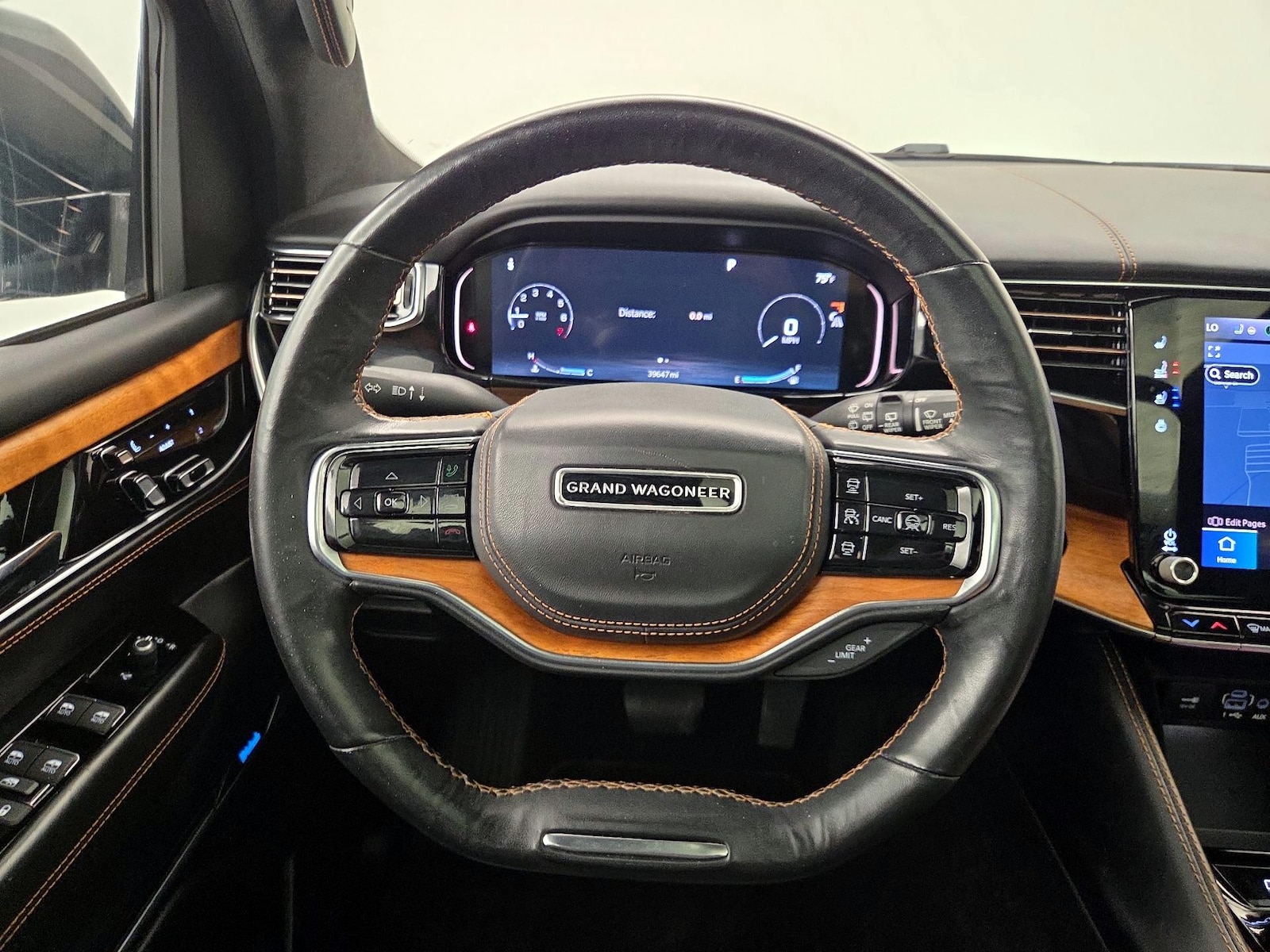 2022 Jeep Grand Wagoneer Series III - Photo 11