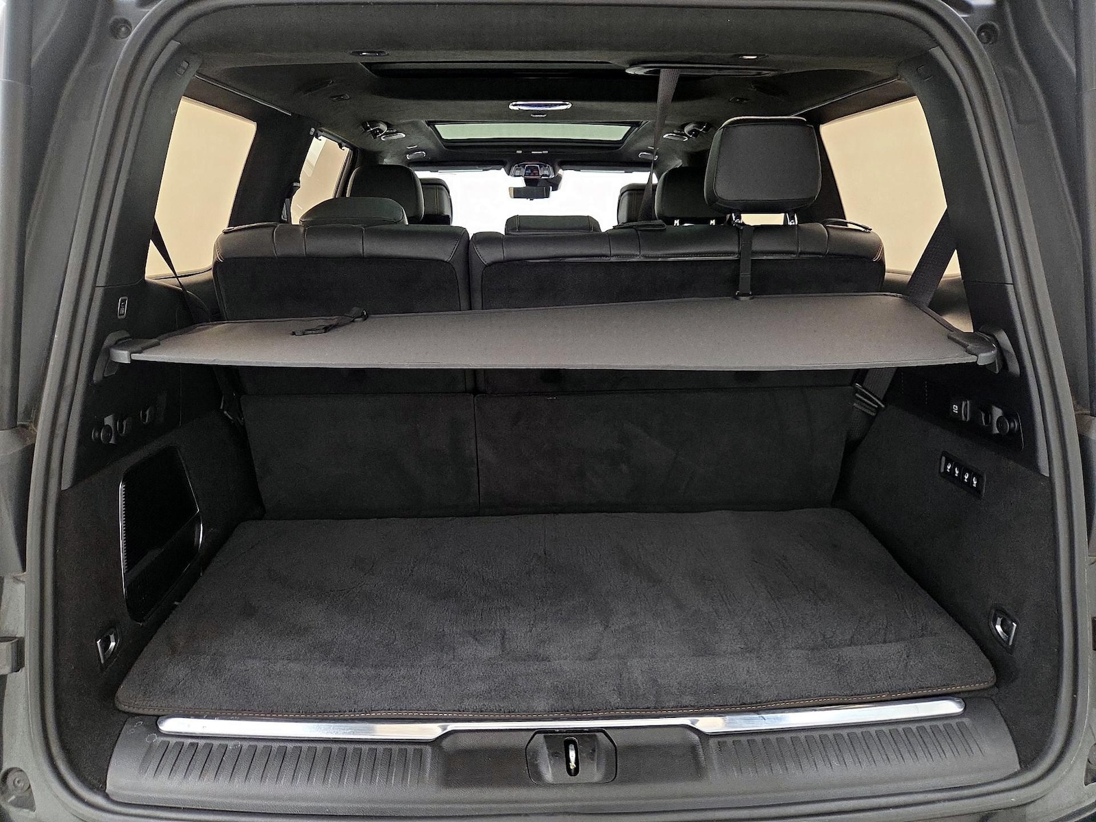 2022 Jeep Grand Wagoneer Series III - Photo 24