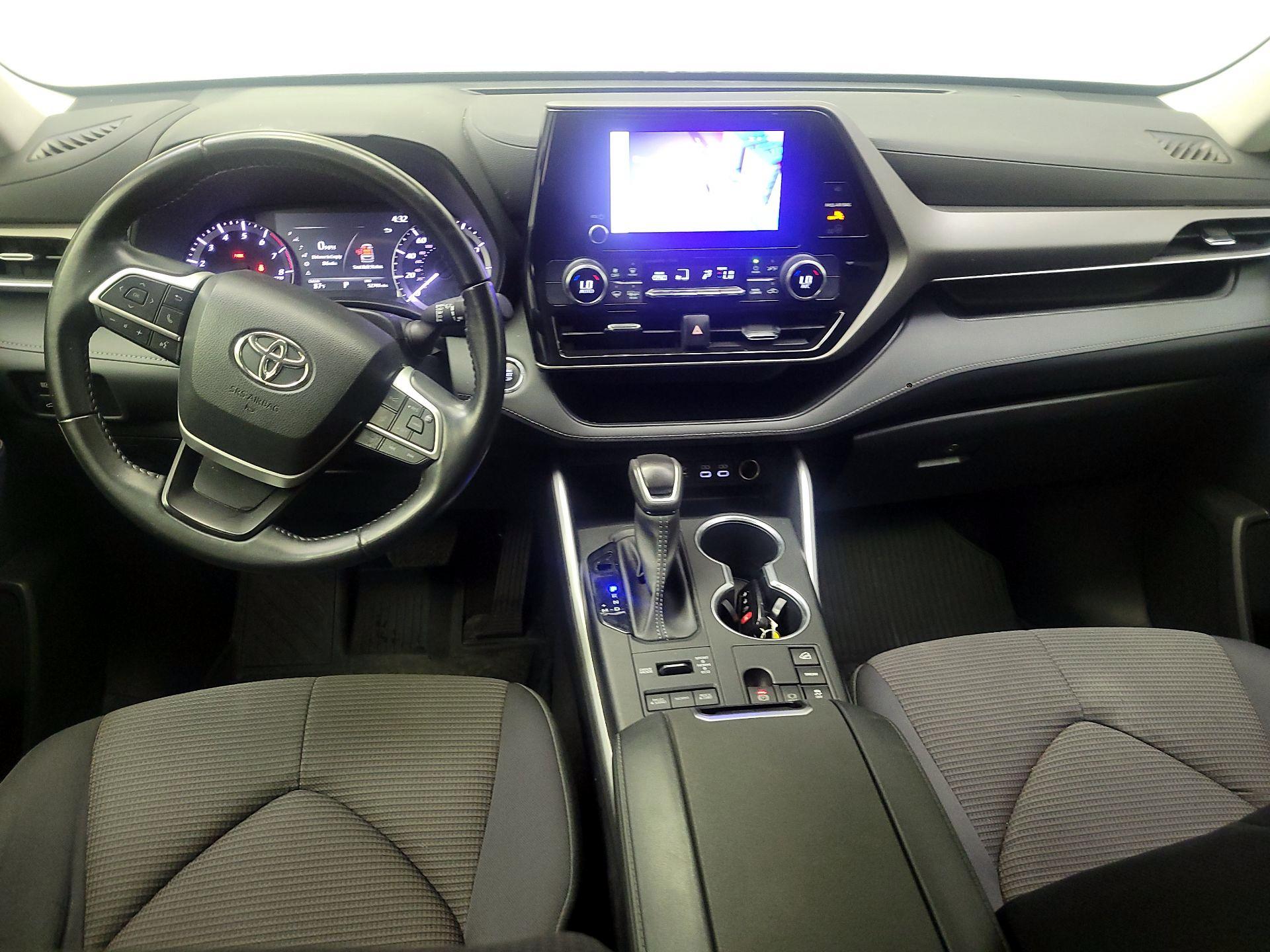 Thumbnail: 2023 Toyota Highlander - 9