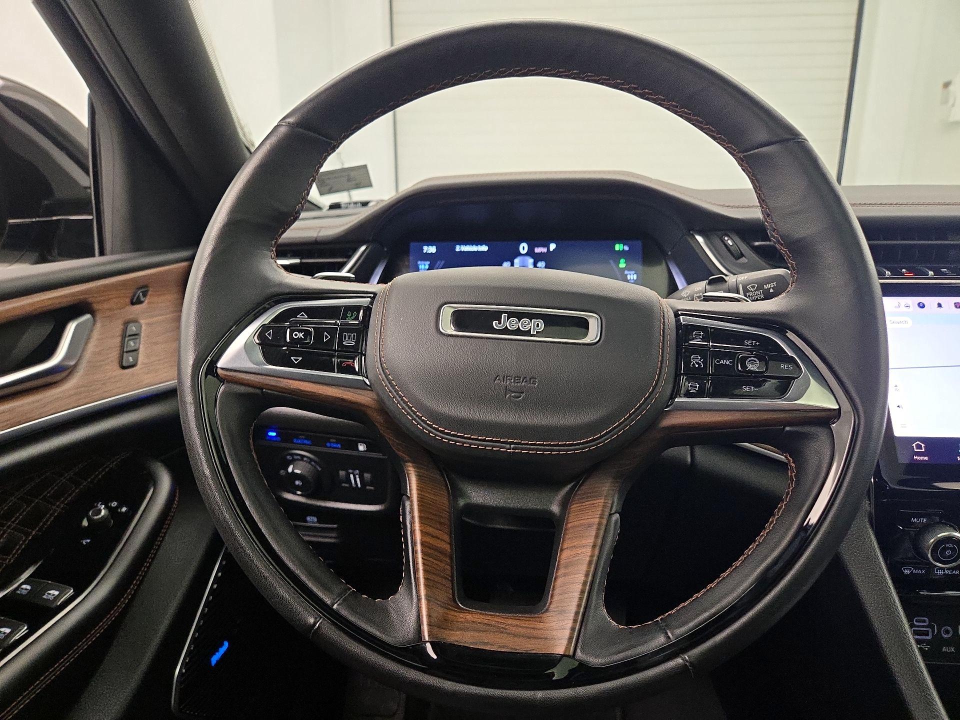 Thumbnail: 2022 Jeep Grand Cherokee - 10