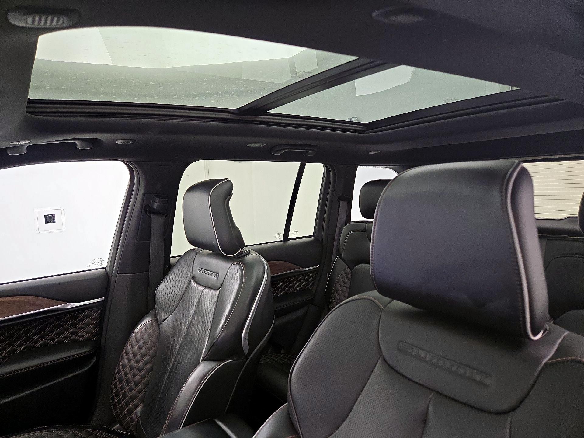 Thumbnail: 2022 Jeep Grand Cherokee - 20