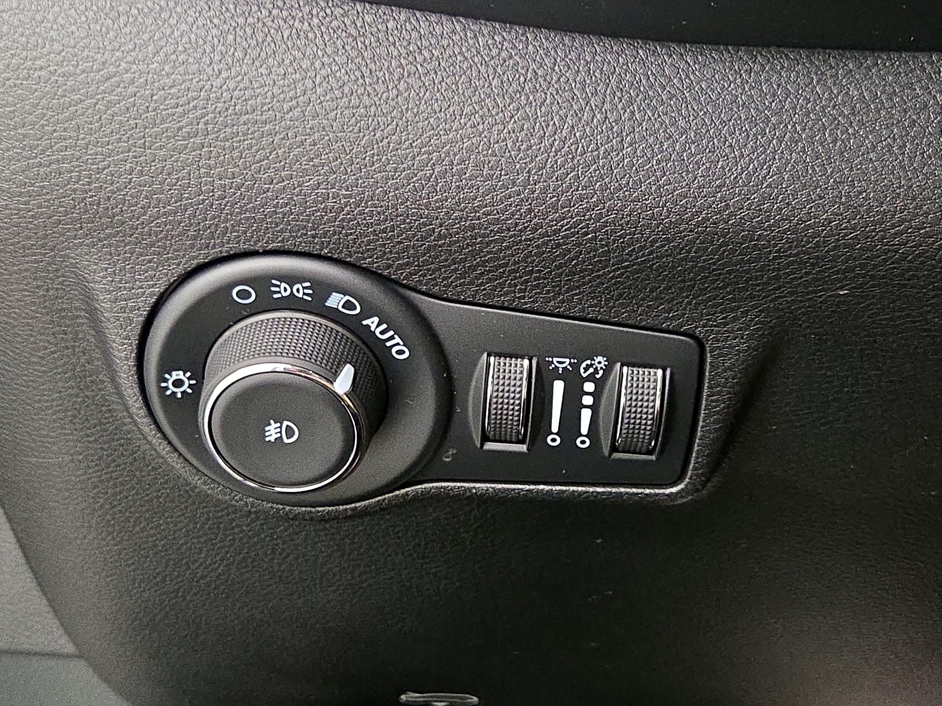 Thumbnail: 2025 Jeep Compass - 13