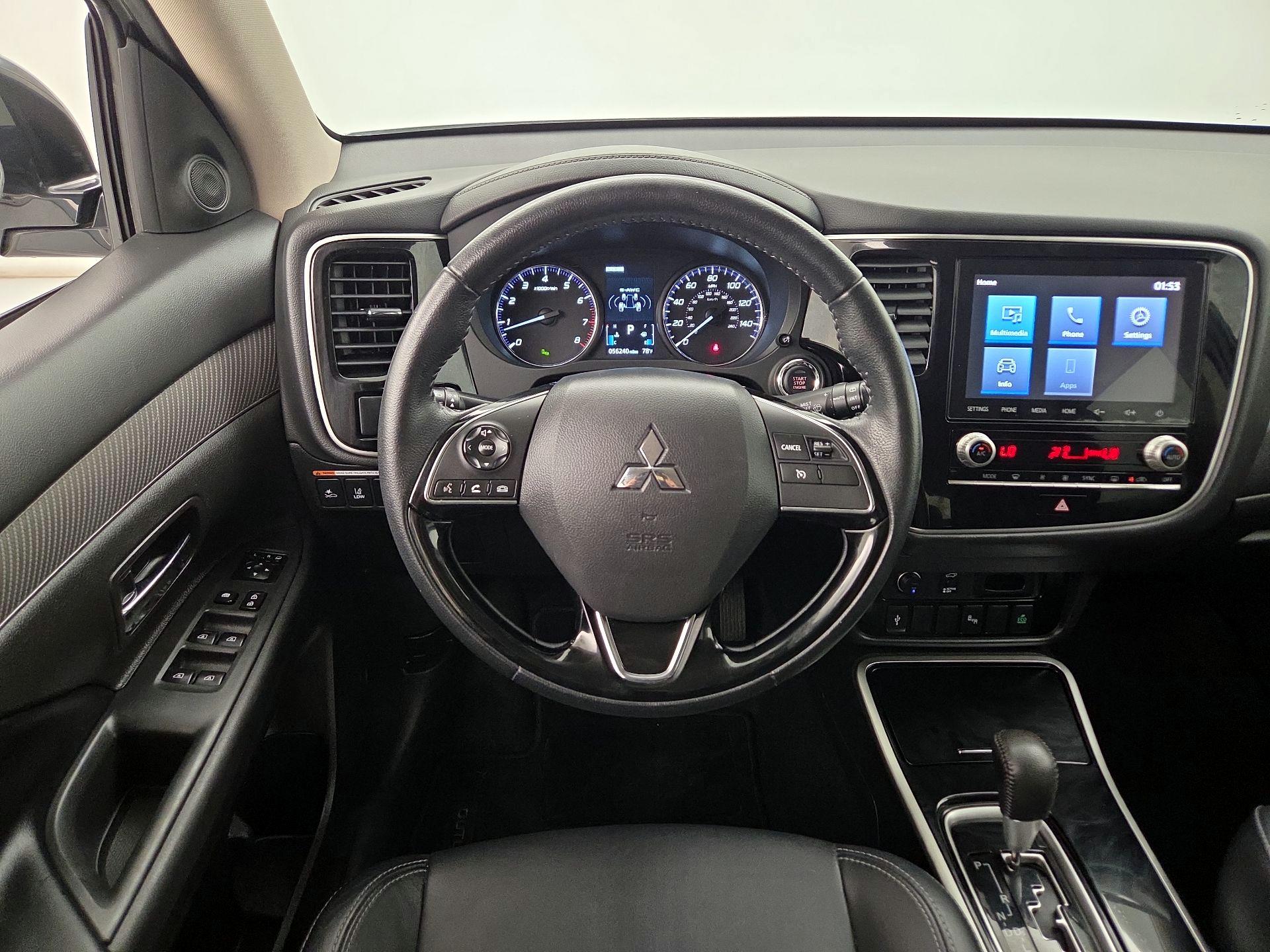 Thumbnail: 2020 Mitsubishi Outlander - 10