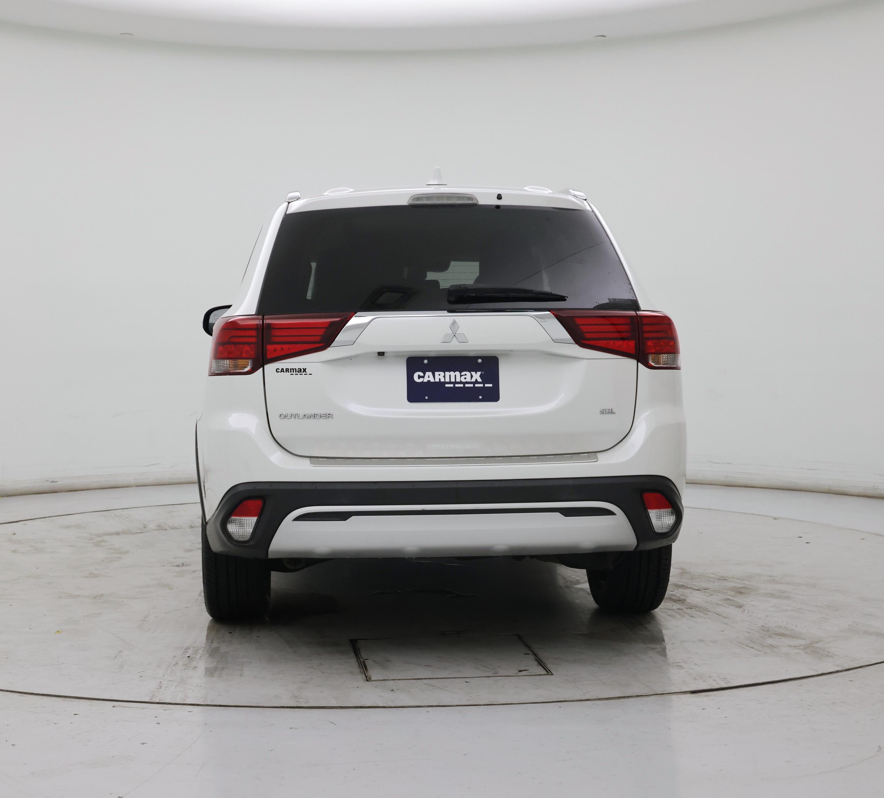 Thumbnail: 2020 Mitsubishi Outlander - 6
