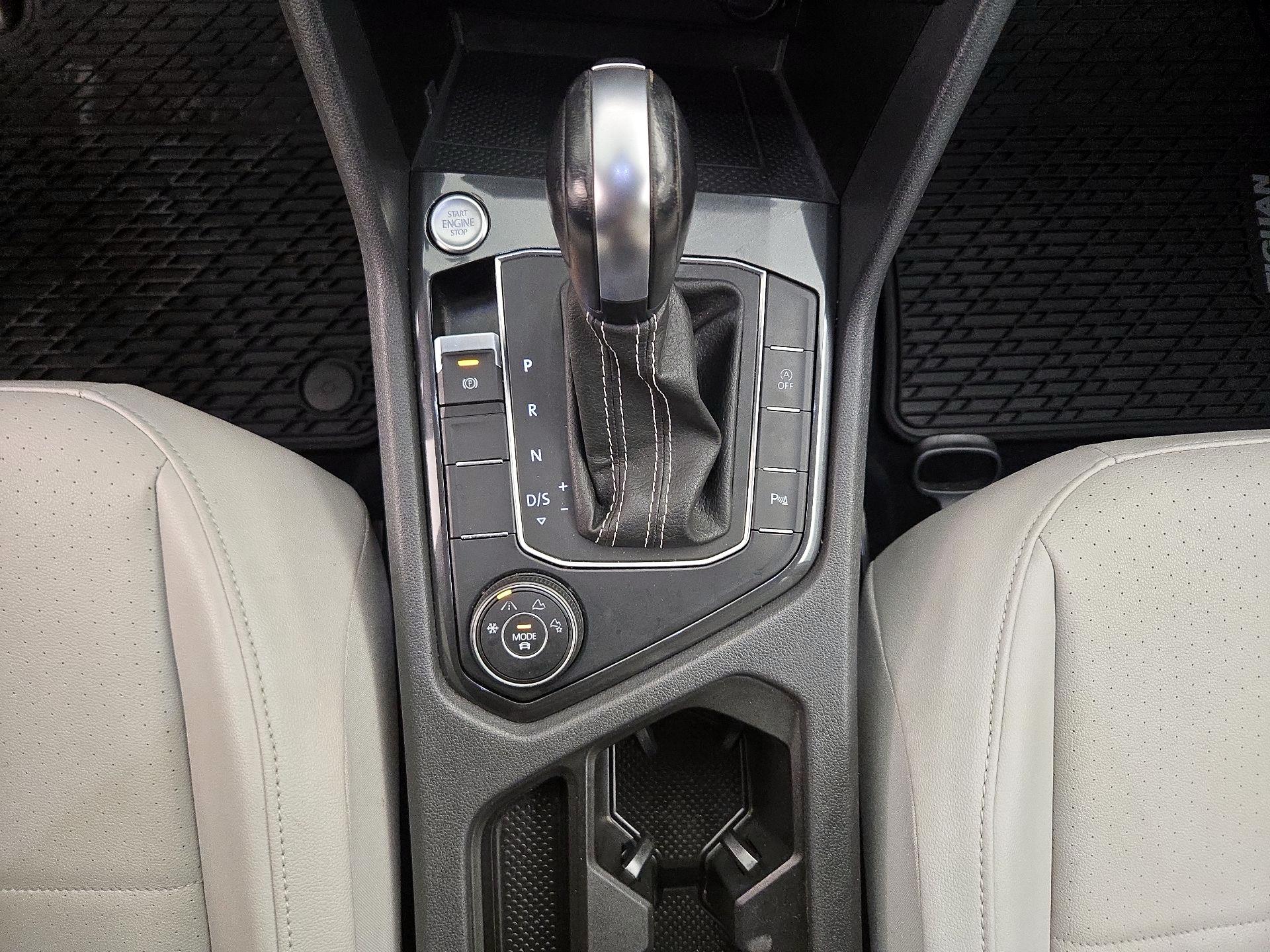 Thumbnail: 2021 Volkswagen Tiguan - 17