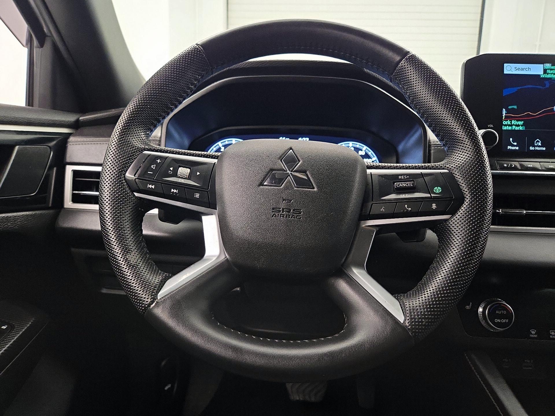 Thumbnail: 2023 Mitsubishi Outlander - 10