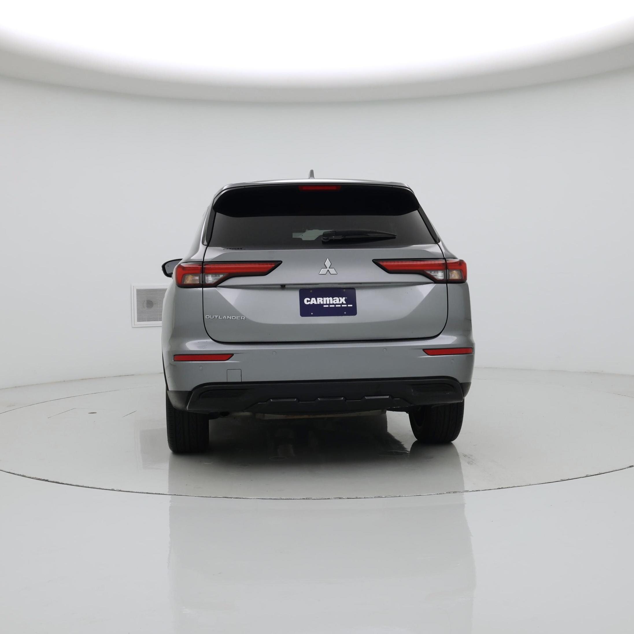 Thumbnail: 2023 Mitsubishi Outlander - 6