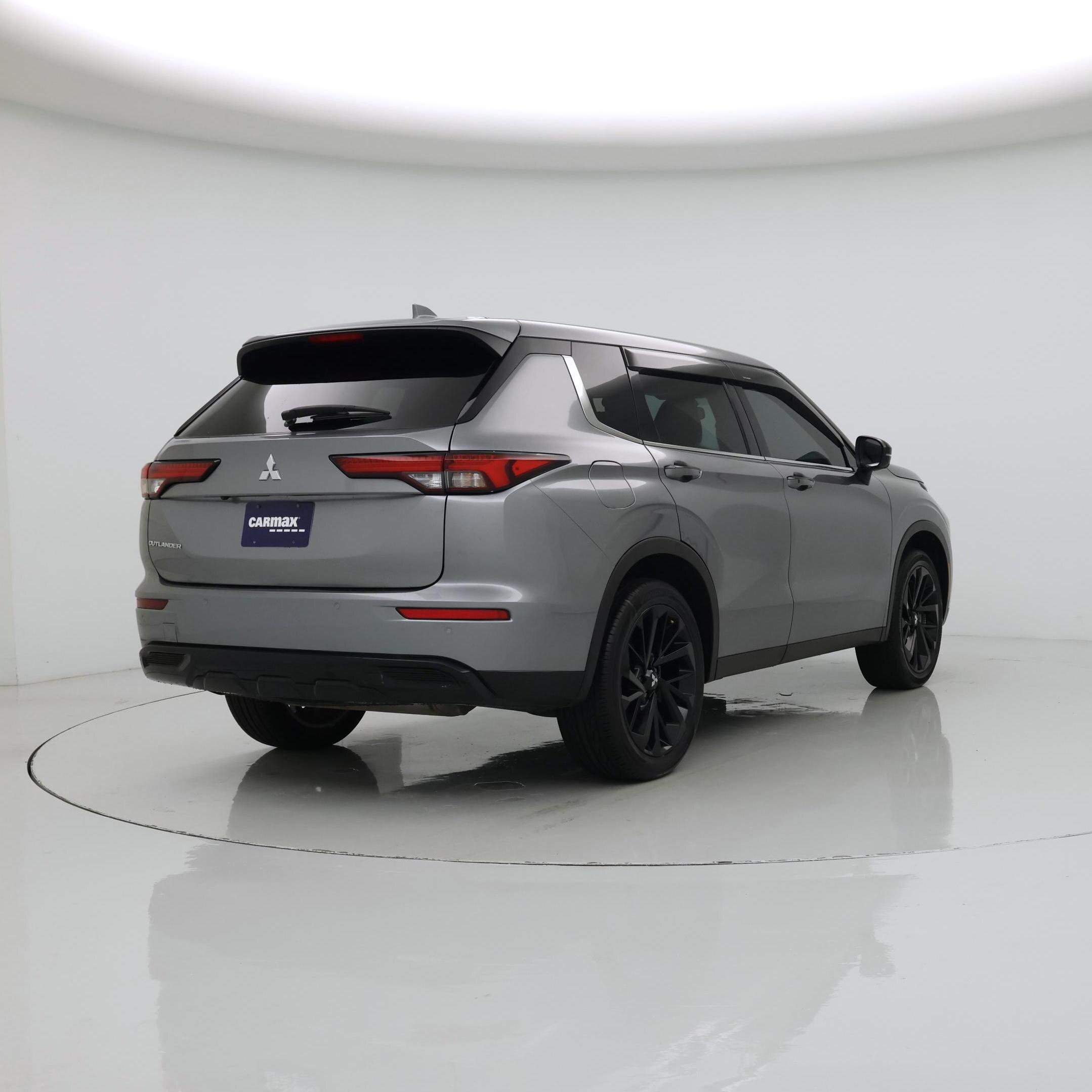 Thumbnail: 2023 Mitsubishi Outlander - 8
