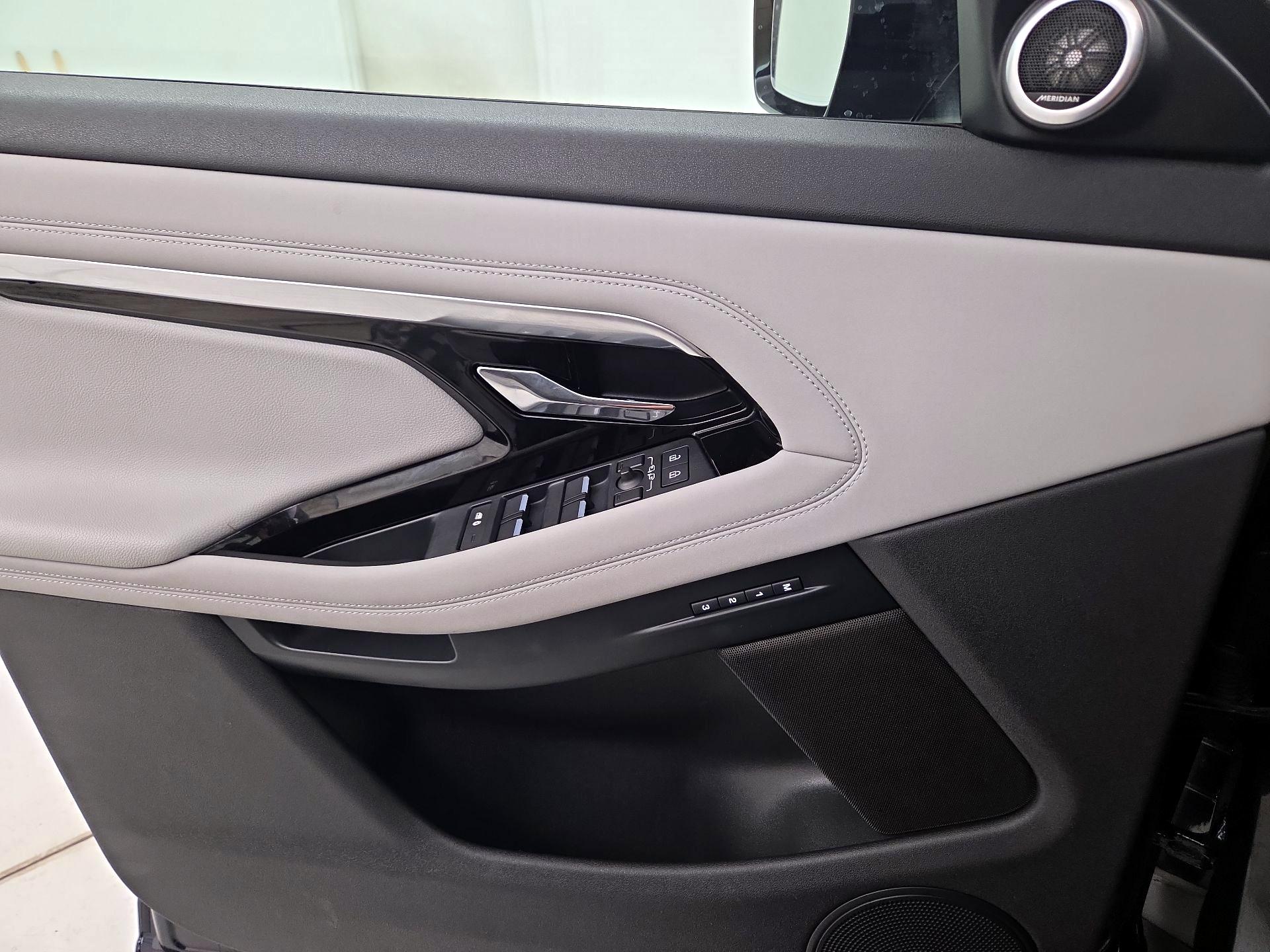 Thumbnail: 2023 Land Rover Range Rover Evoque - 12