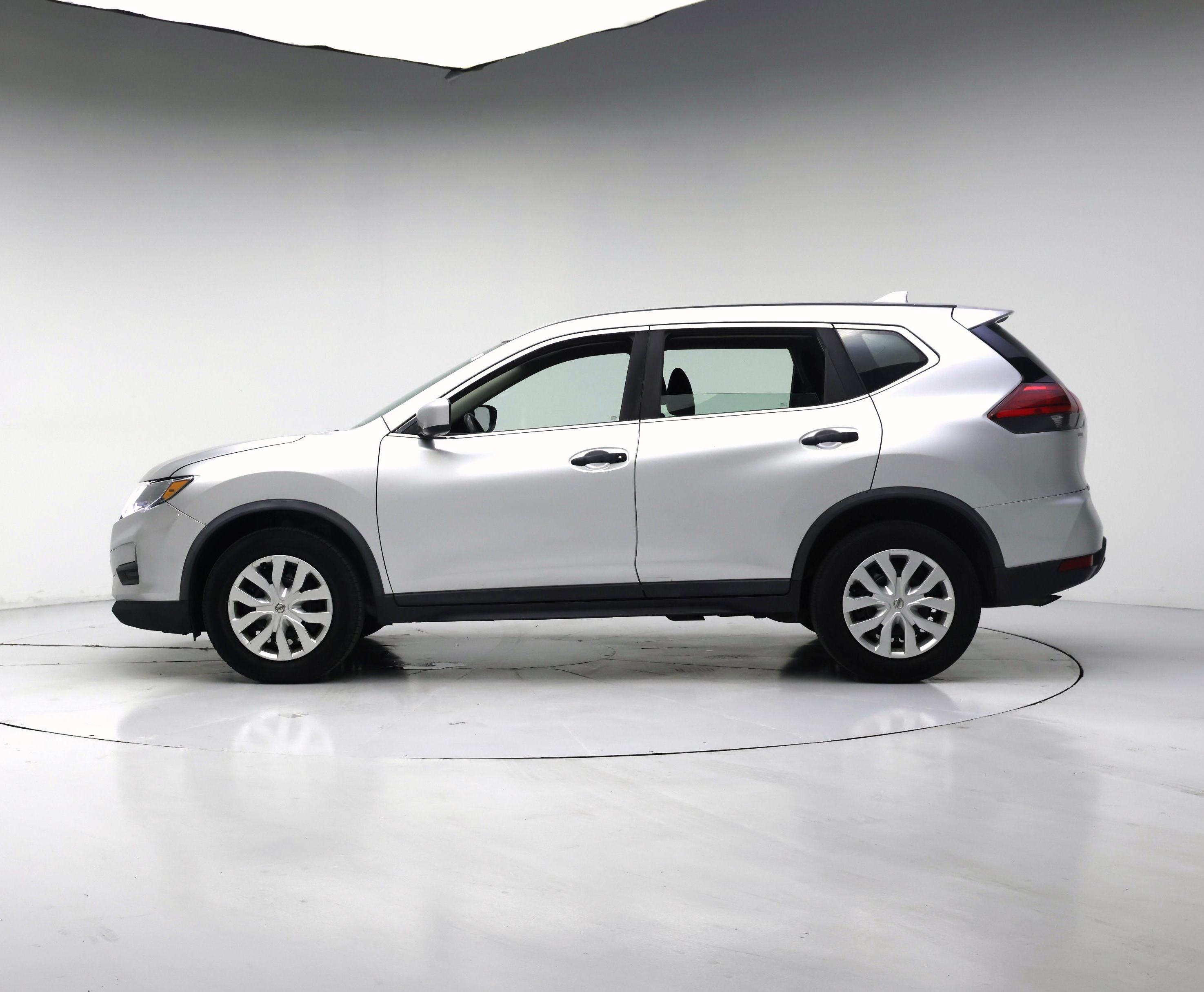 Thumbnail: 2017 Nissan Rogue - 3