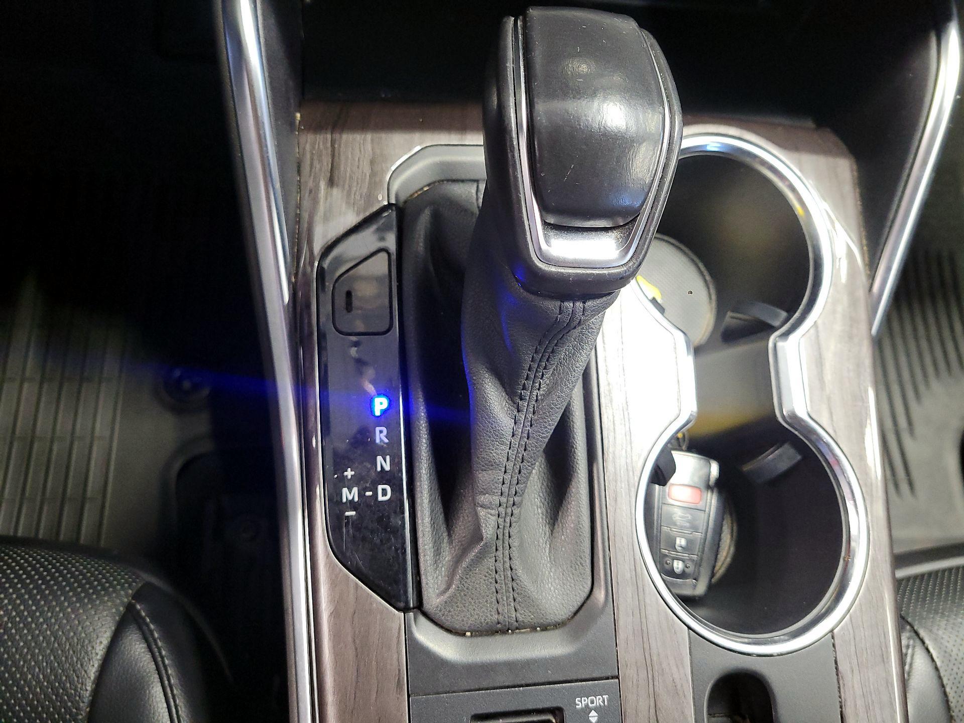 Thumbnail: 2022 Toyota Highlander - 18