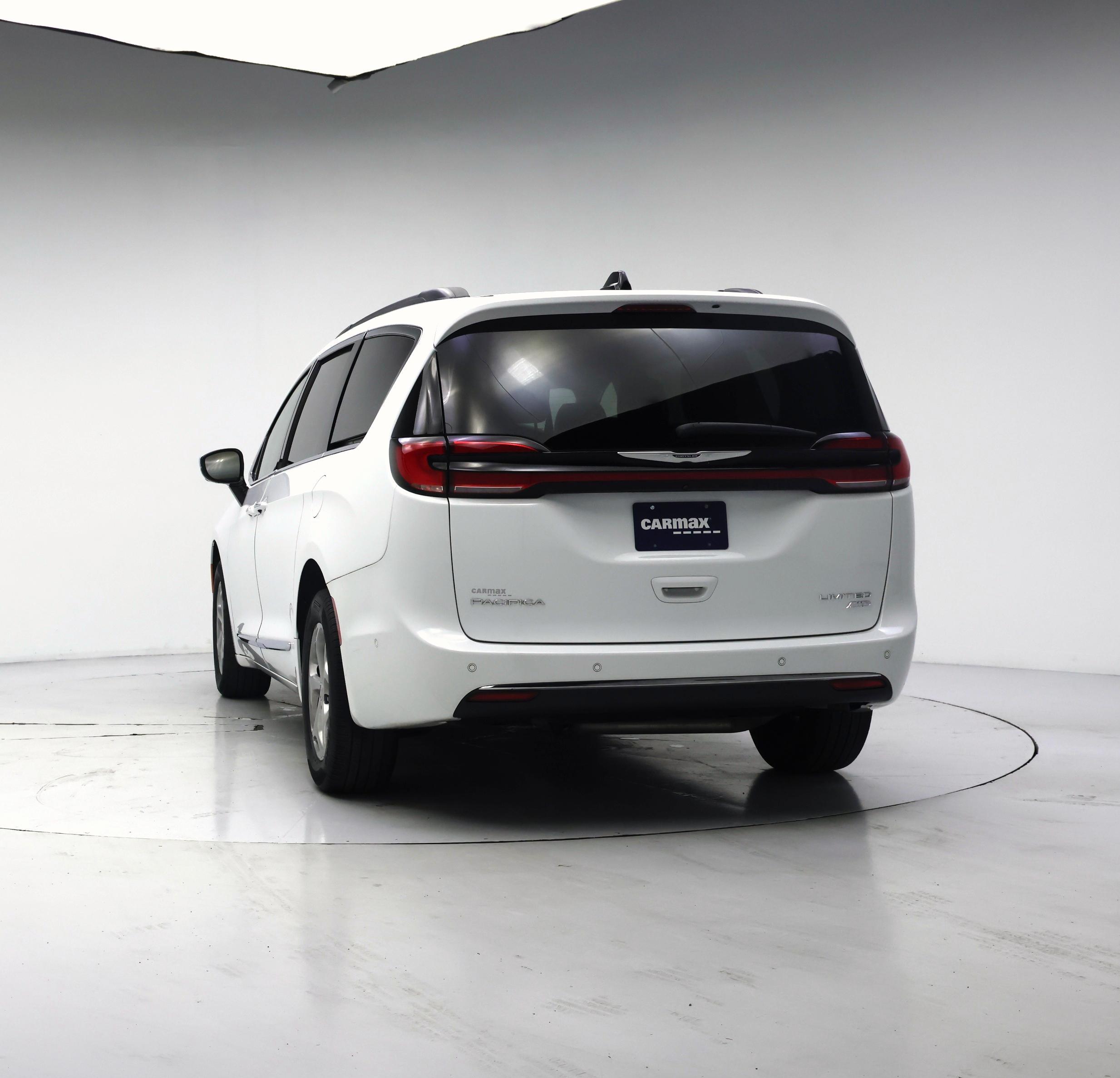 Thumbnail: 2023 Chrysler Pacifica - 6