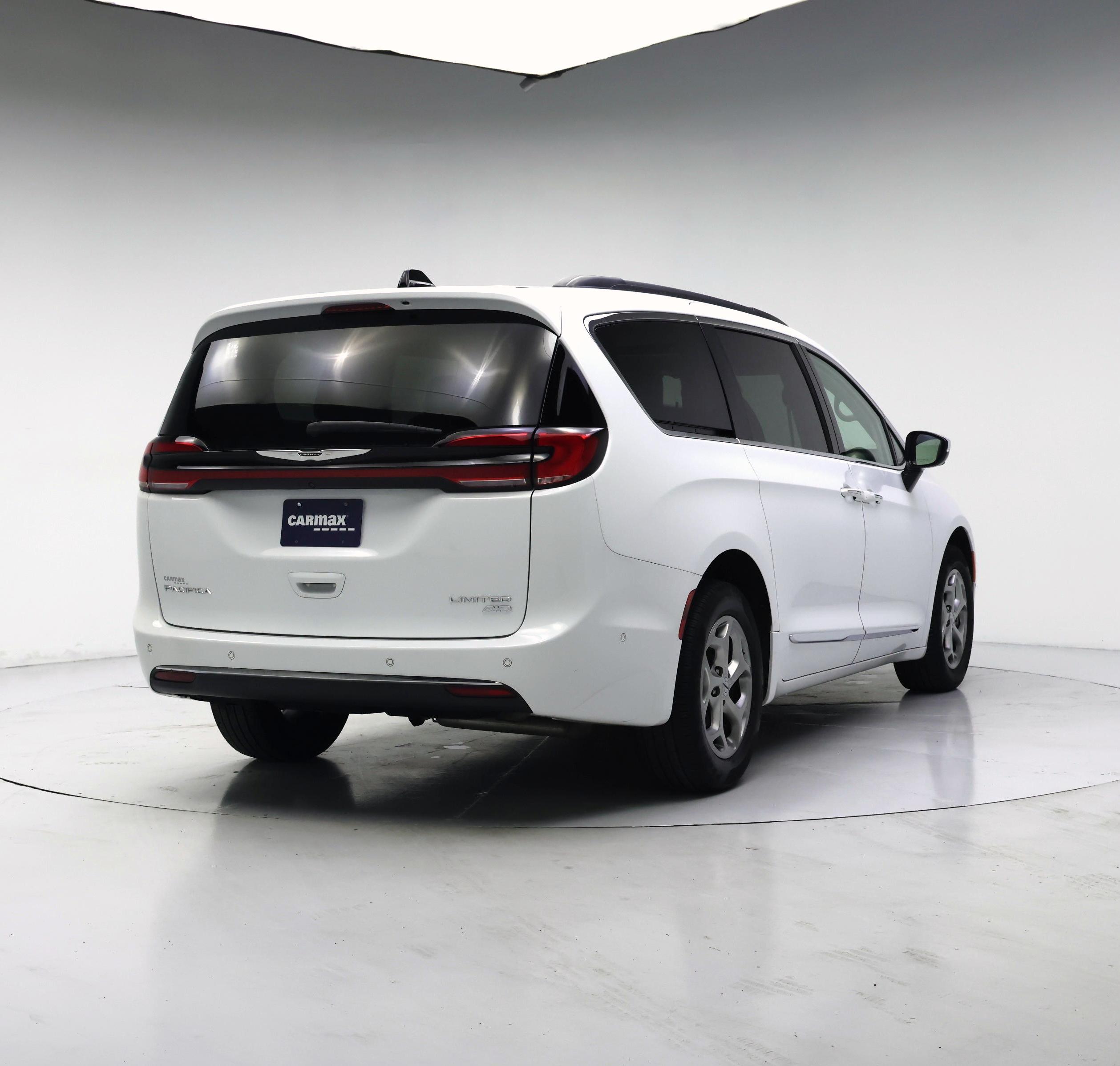 Thumbnail: 2023 Chrysler Pacifica - 8