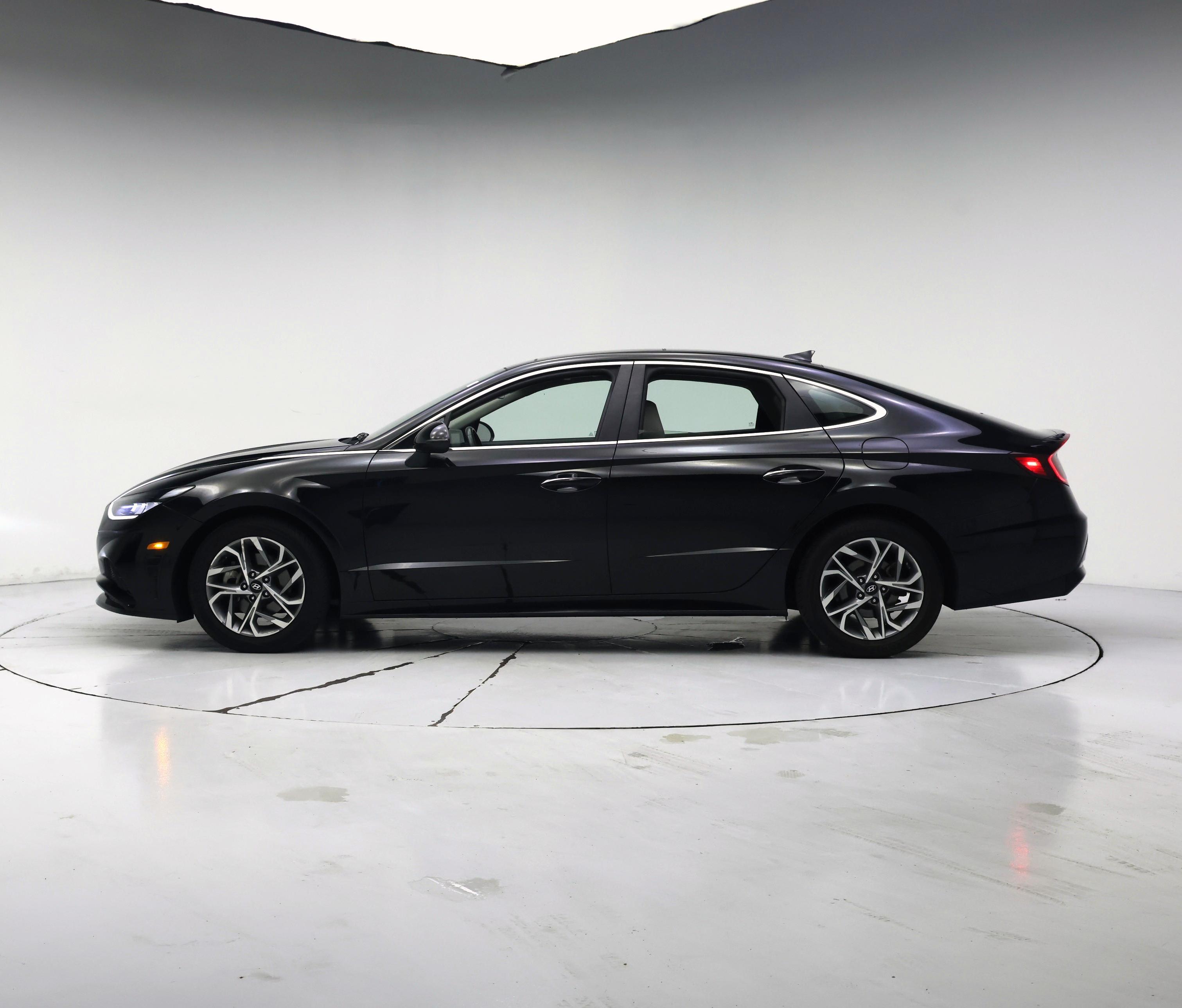 Thumbnail: 2021 Hyundai Sonata - 3