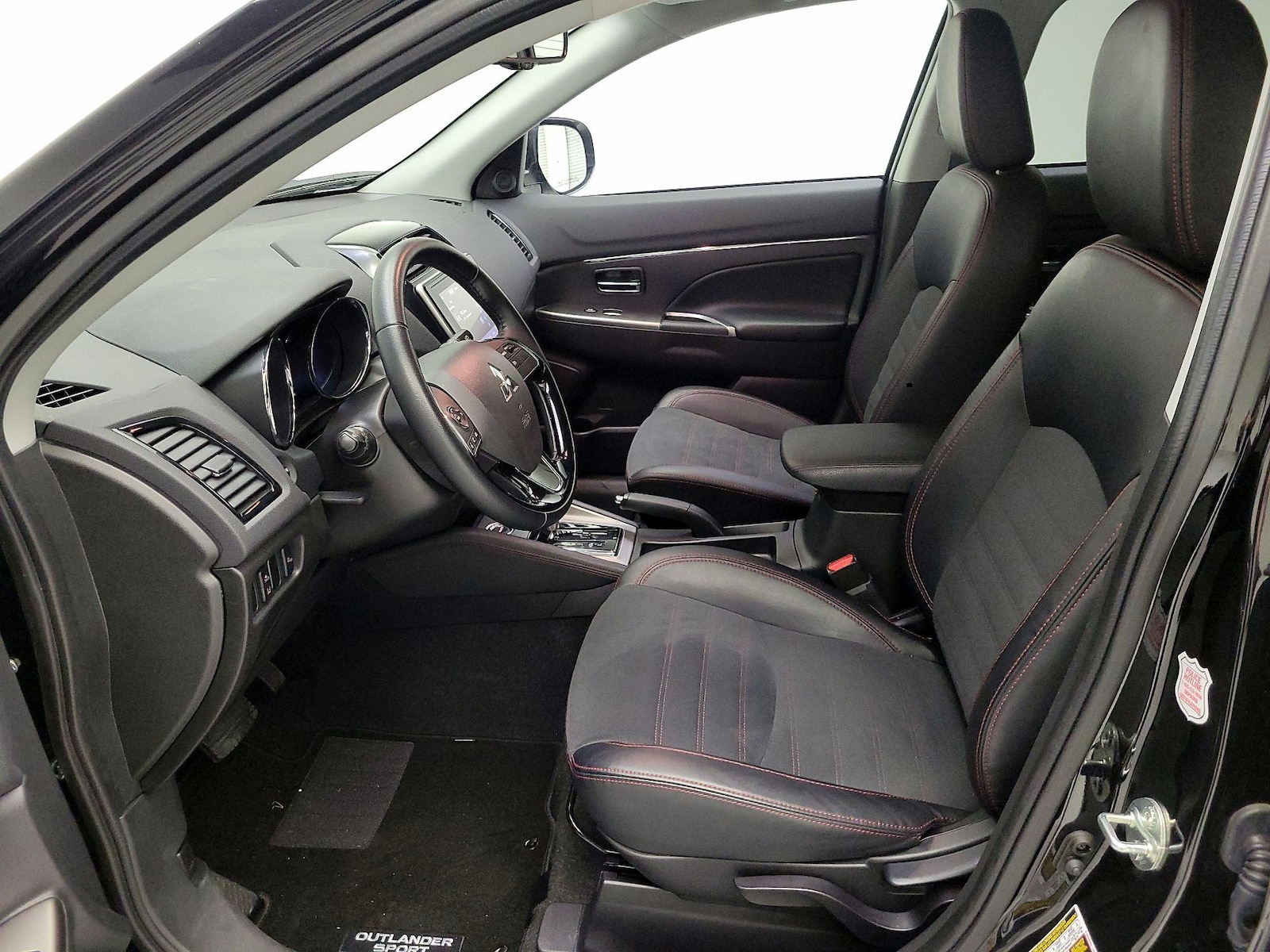 2025 Mitsubishi Outlander Sport SE - Photo 12