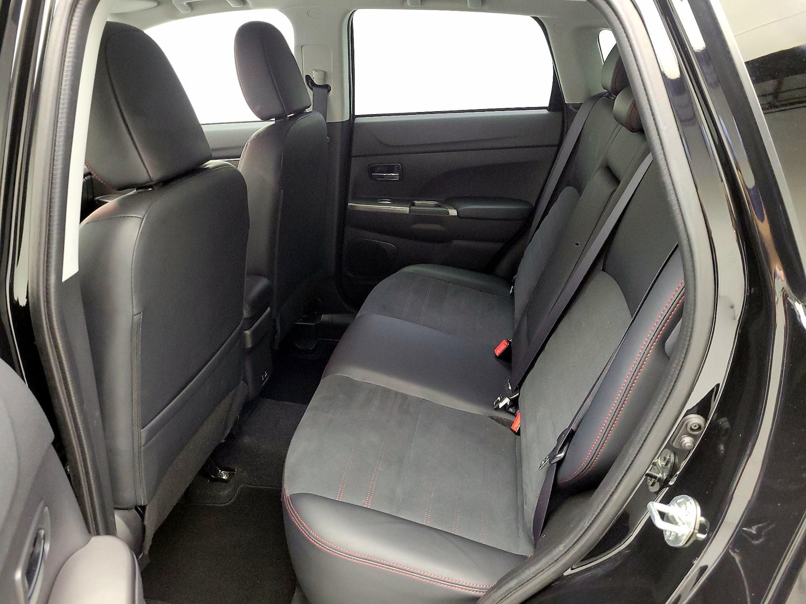 2025 Mitsubishi Outlander Sport SE - Photo 20