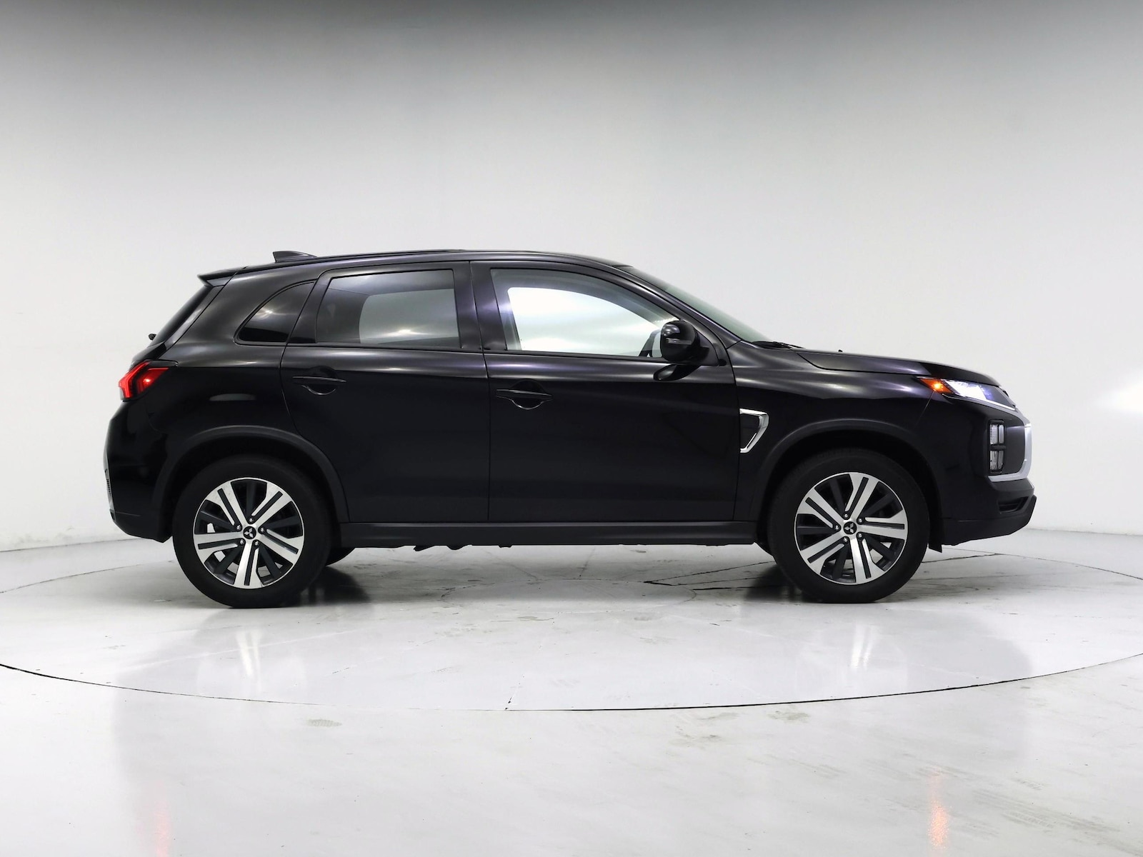2025 Mitsubishi Outlander Sport SE - Photo 8